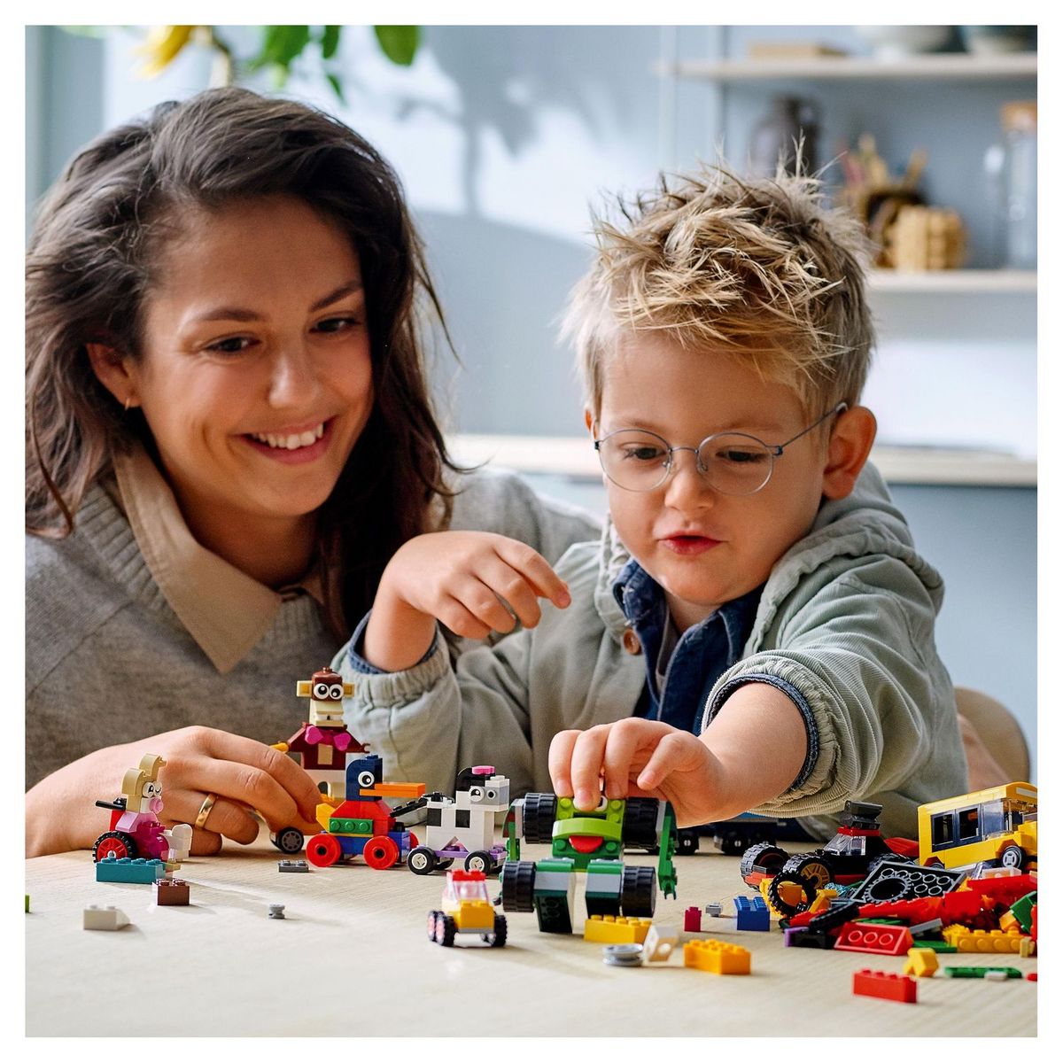 LEGO Classic 11014 Briques et Roues Jeu de Construction Enfants +4 ans, Voiture Jouet