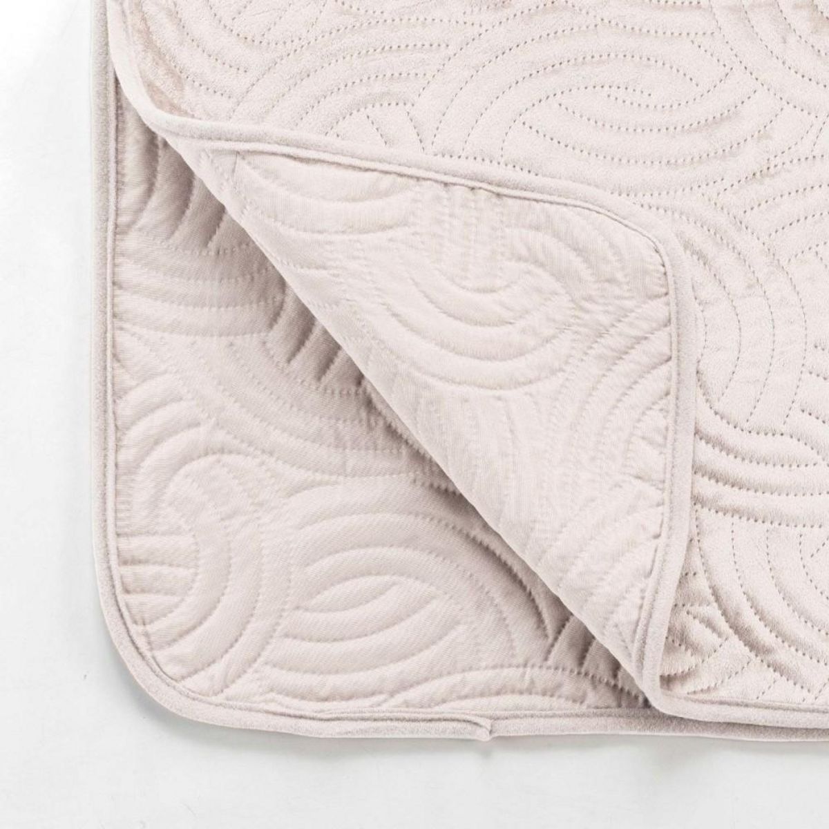 Douceur d'Intérieur Couvre-lit 2 personnes matelassé 220x240 + 2 taies SOLANGE Naturel