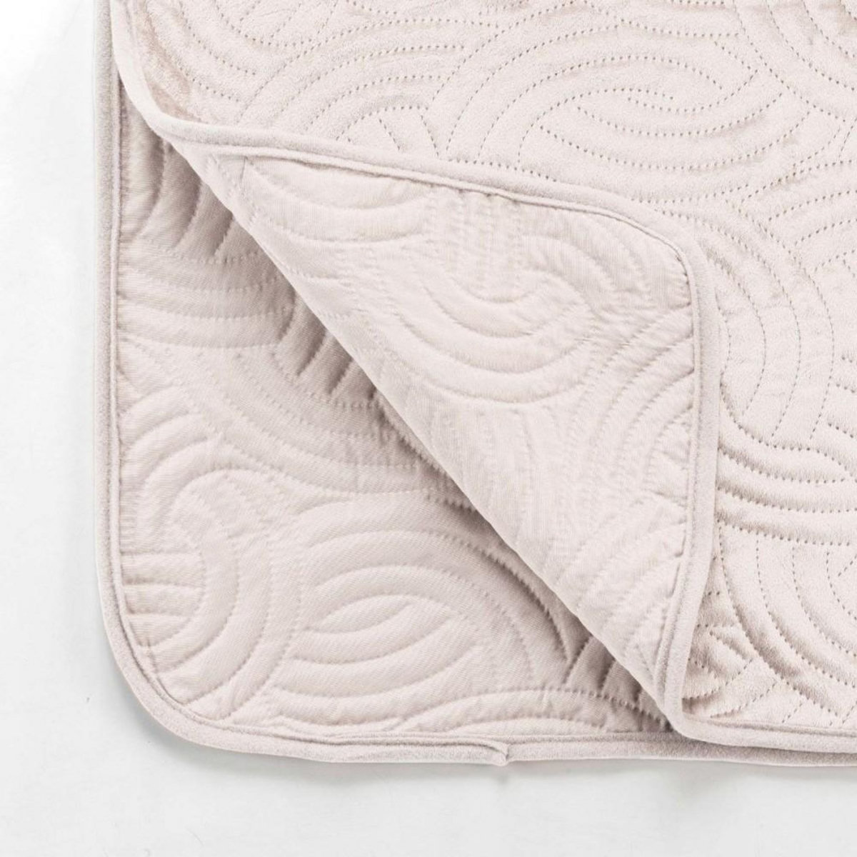 Douceur d'Intérieur Couvre-lit 2 personnes matelassé 220x240 + 2 taies SOLANGE Naturel