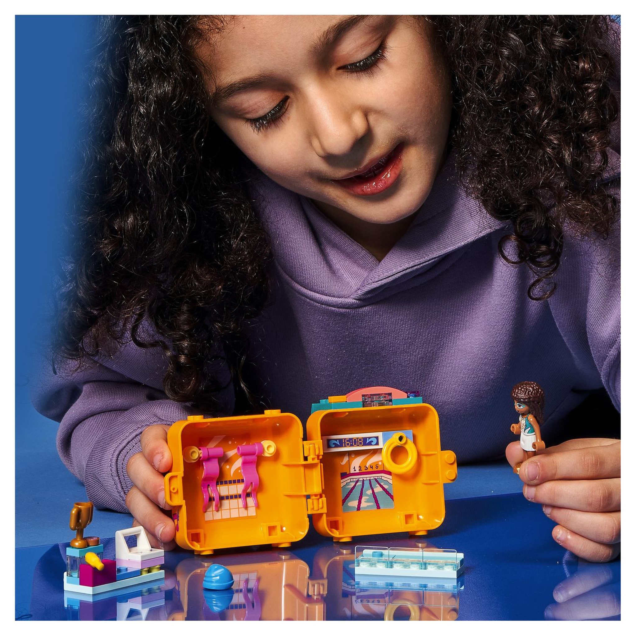 Voir la diapositive 7 : LEGO Friends 41671 - Andrea's Swimming Cube