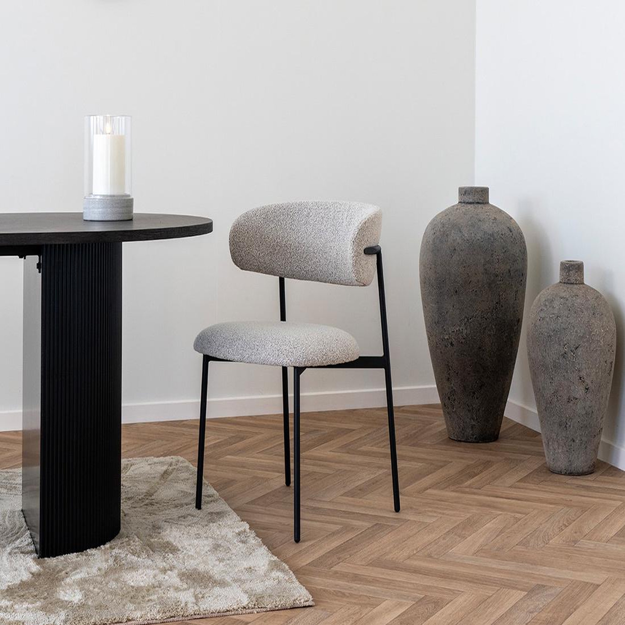 LISA DESIGN Erica - lot de 2 chaises en tissu bouclette - pieds en acier. Coloris disponibles : Gris, Beige