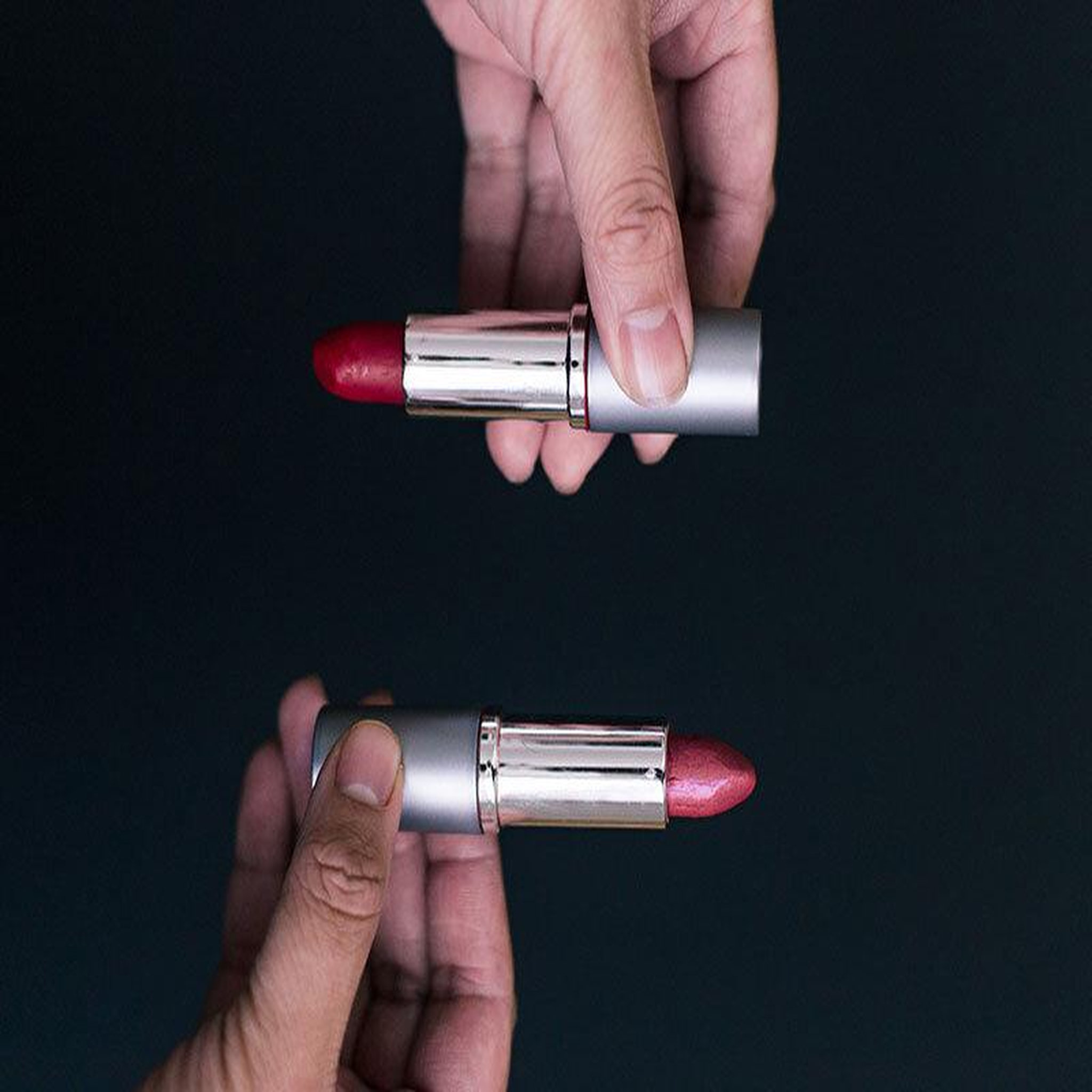 Voir la diapositive 2 : Smartbox Atelier de fabrication de rouge à lèvres à Paris - Coffret Cadeau Multi-thèmes