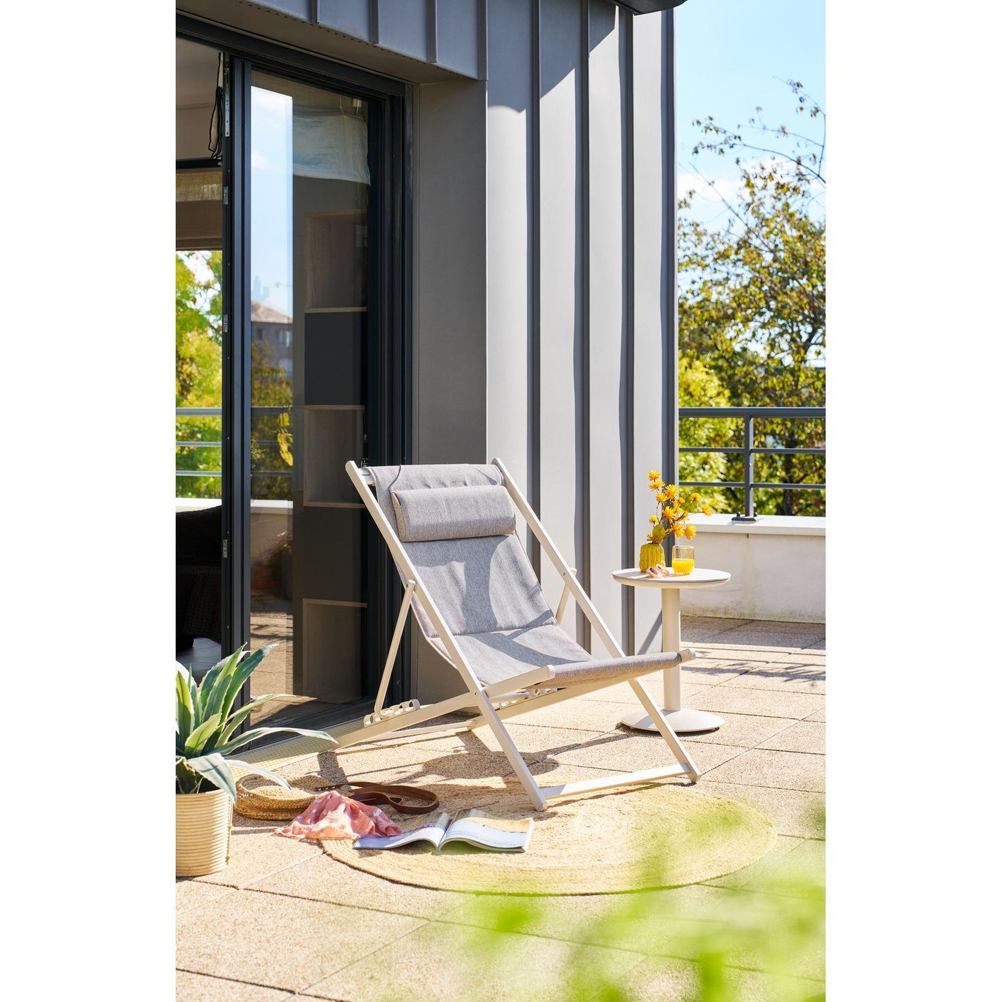 Voir la diapositive 2 : HESPERIDE Table d'appoint de jardin ronde soletia