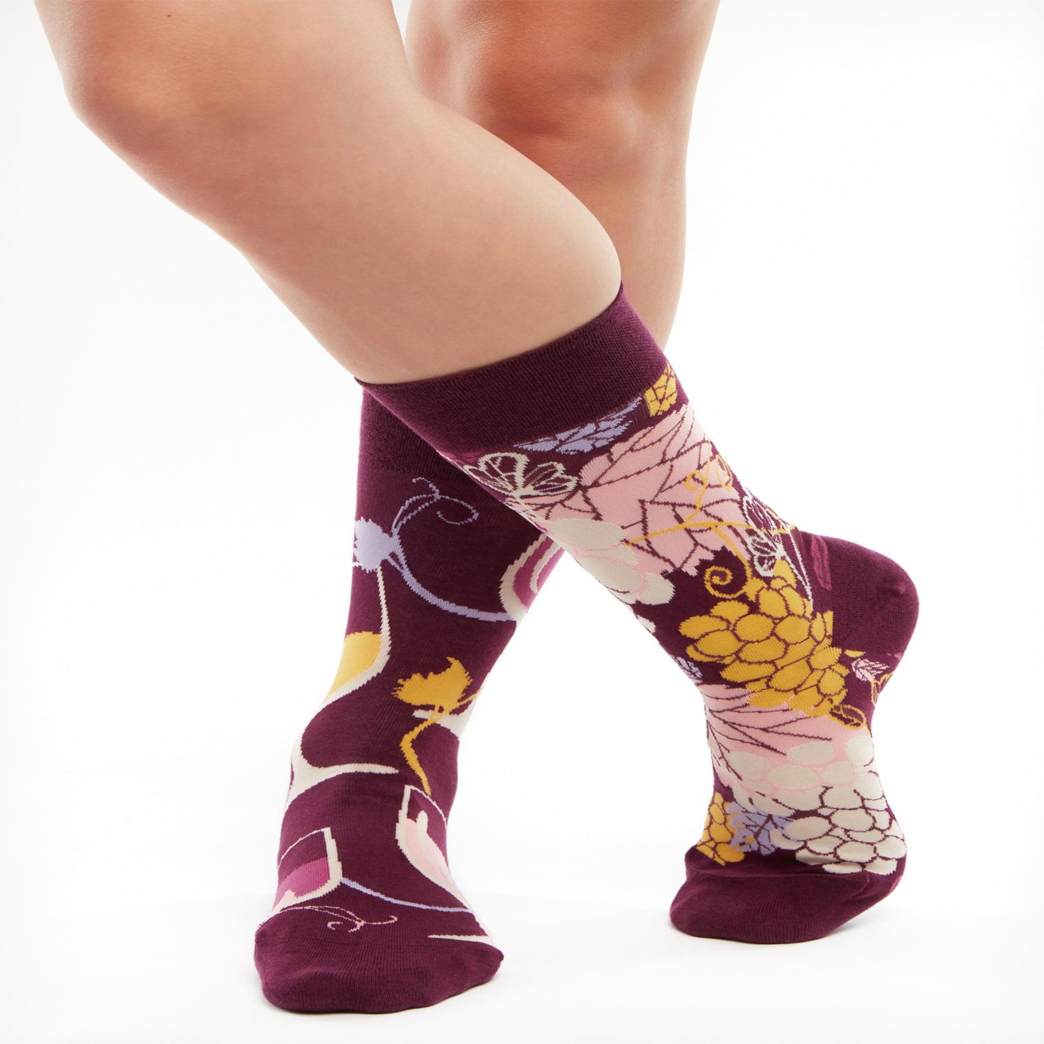 Voir la diapositive 2 : DEDOLES Chaussettes vin rouge et raisins