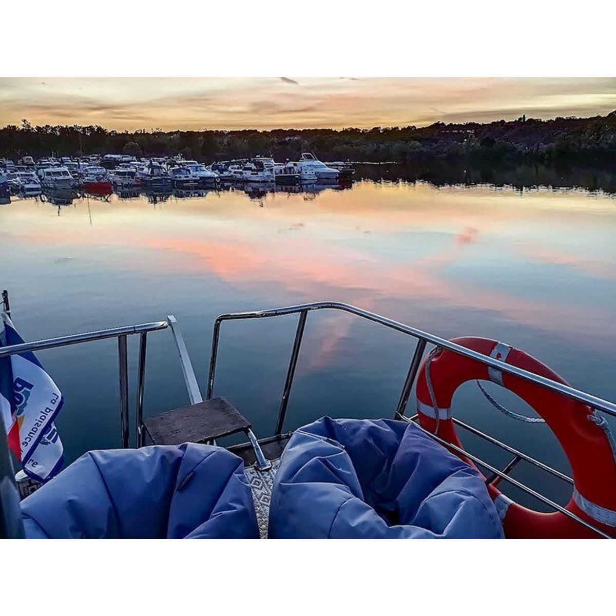 Smartbox Séjour insolite de 2 jours en maison flottante avec bain bouillonnant près de Paris - Coffret Cadeau Séjour