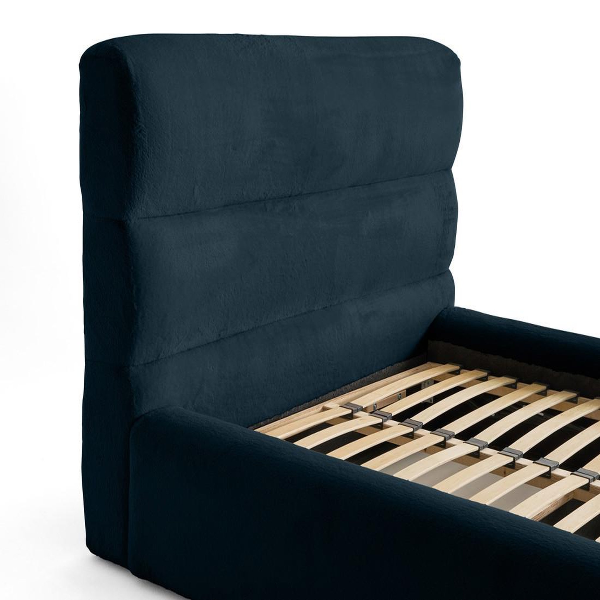 Voir la diapositive 4 : LISA DESIGN Sunset - lit coffre - 160x200 cm - sommier inclus - en fausse fourrure