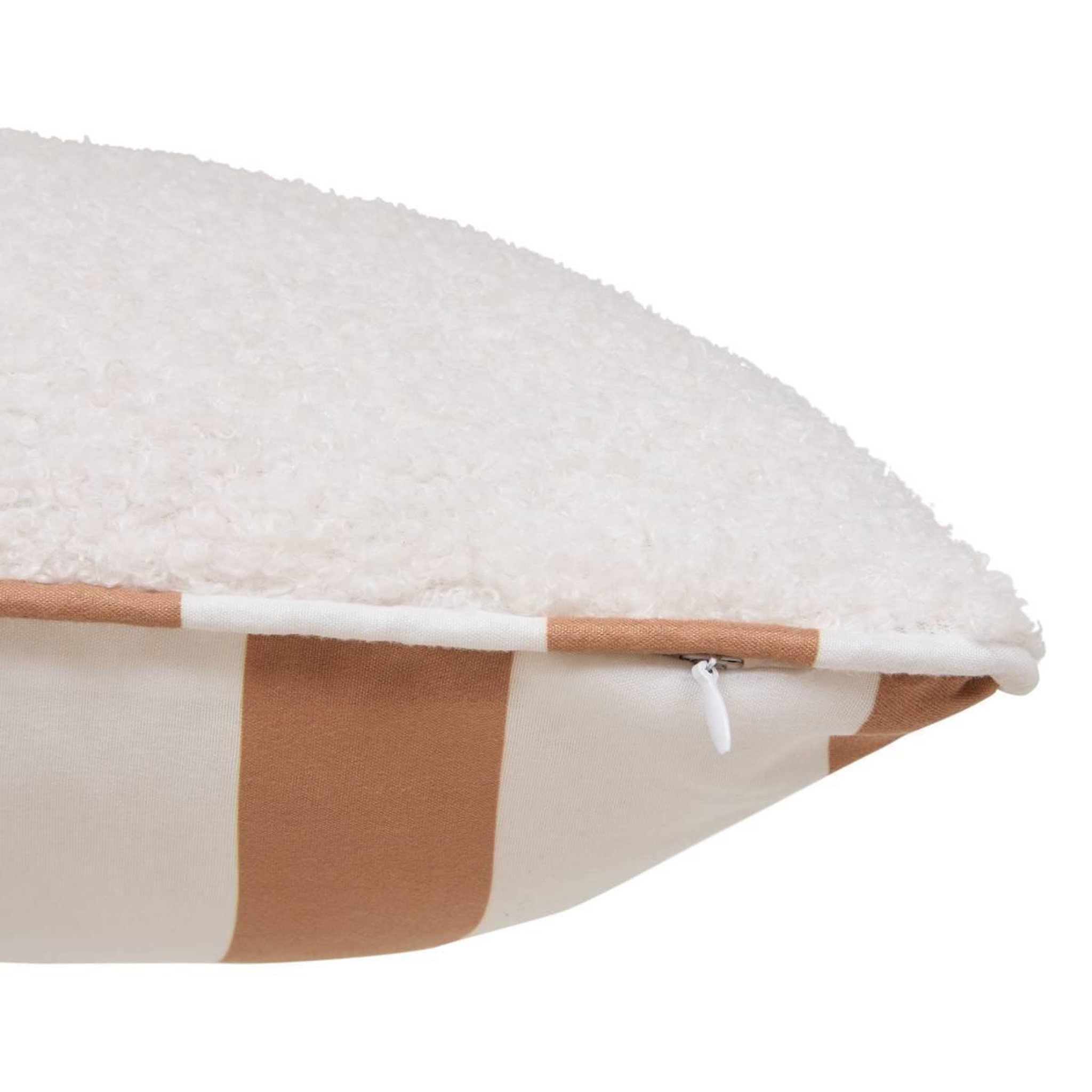 Voir la diapositive 3 : Atmosphera Kids Coussin déco enfant bouclette  jaiko  40x40cm marron