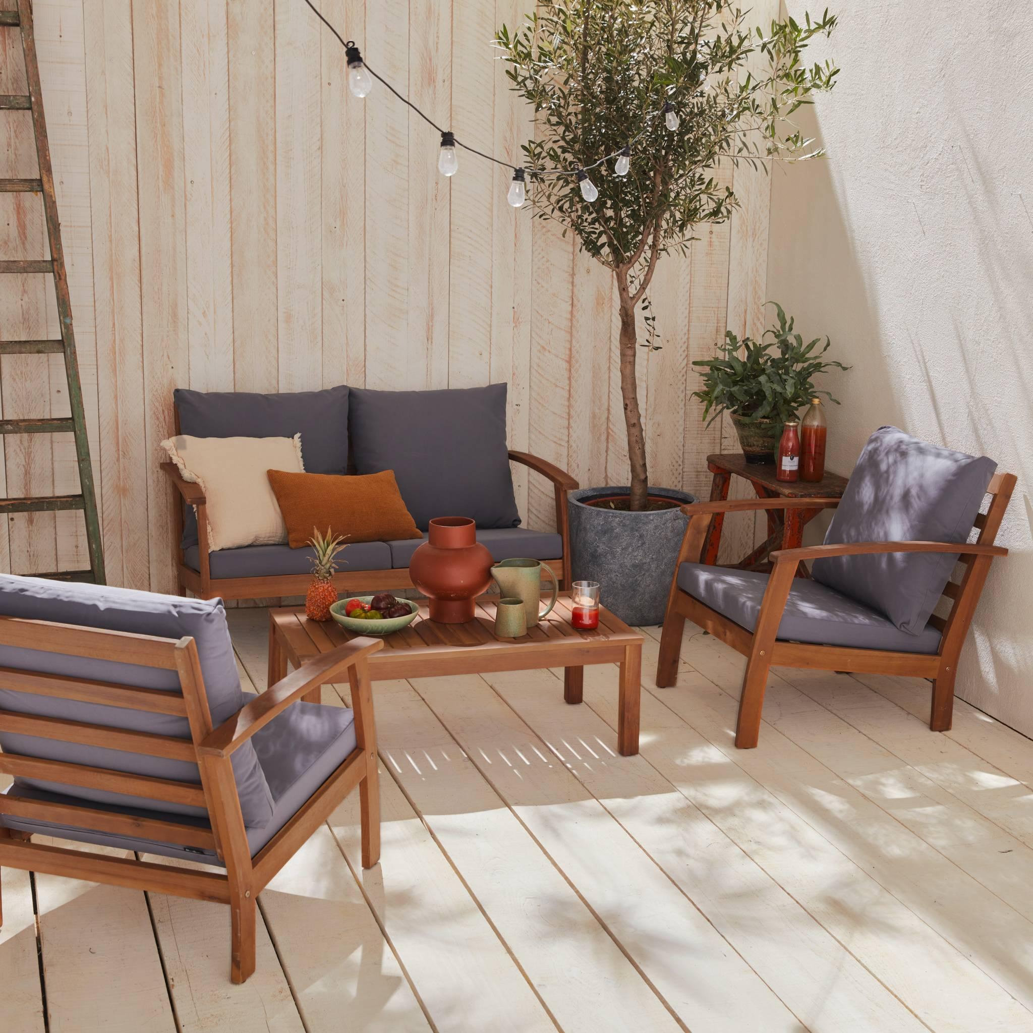 Voir la diapositive 2 : SWEEEK Salon de jardin en bois 4 places - Ushuaïa - Canapé, fauteuils et table basse en acacia, design