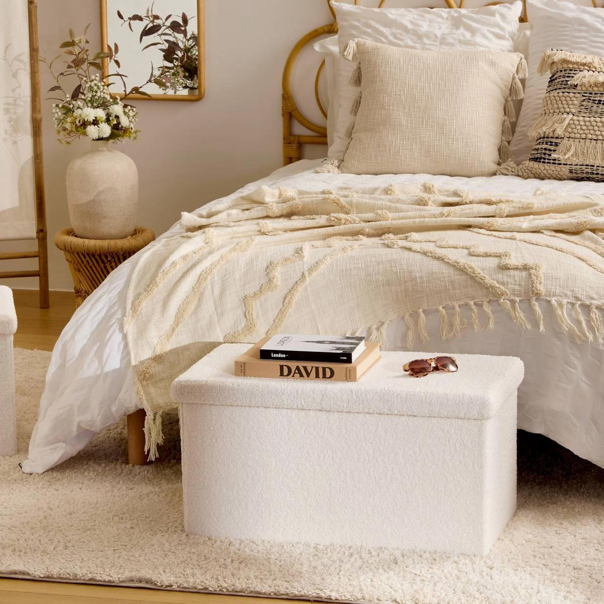 Voir la diapositive 4 : ATMOSPHERA Pouf coffre double bouclette  jaiko  76cm blanc