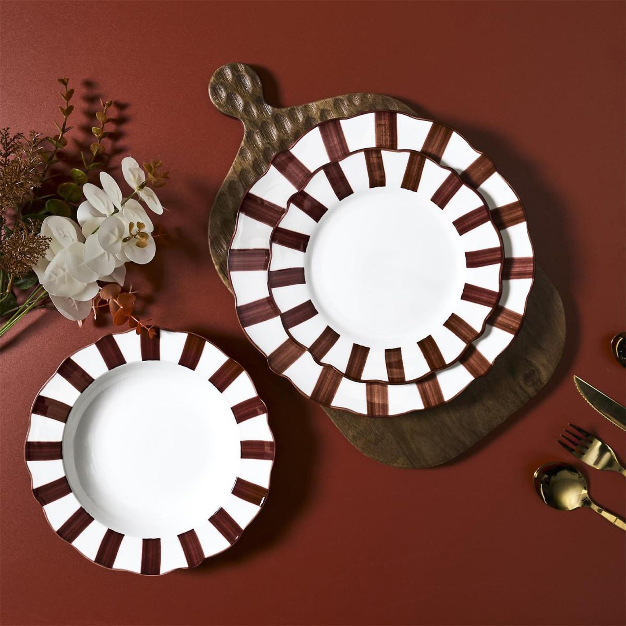 Voir la diapositive 4 : COOK CONCEPT Lot de 6 assiettes à dessert  cleo  19cm bordeaux & blanc