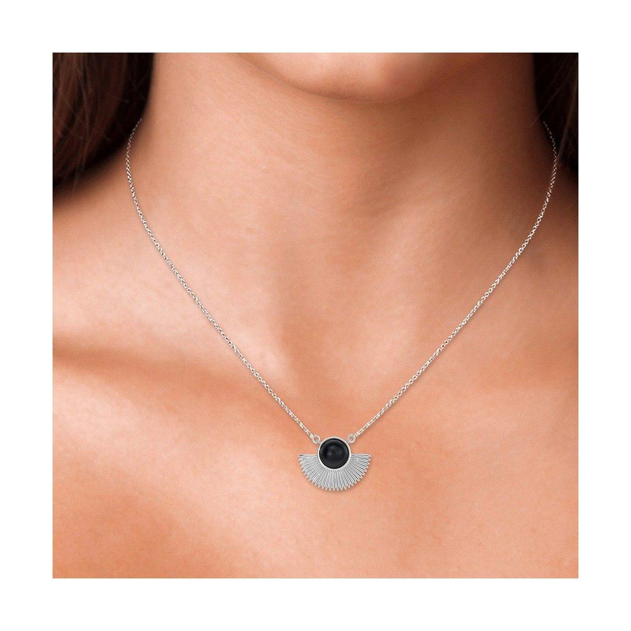 Voir la diapositive 2 : SC CRYSTAL Collier par SC Crystal orné d'obsidienne