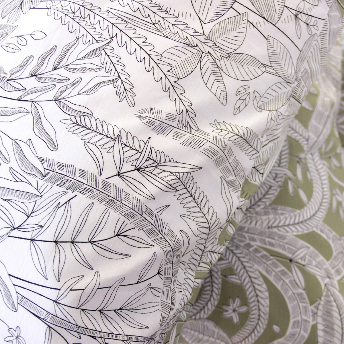 SWEEEK Parure de lit réversible imprimé végétal 2 places 260 x 240cm - Sybille