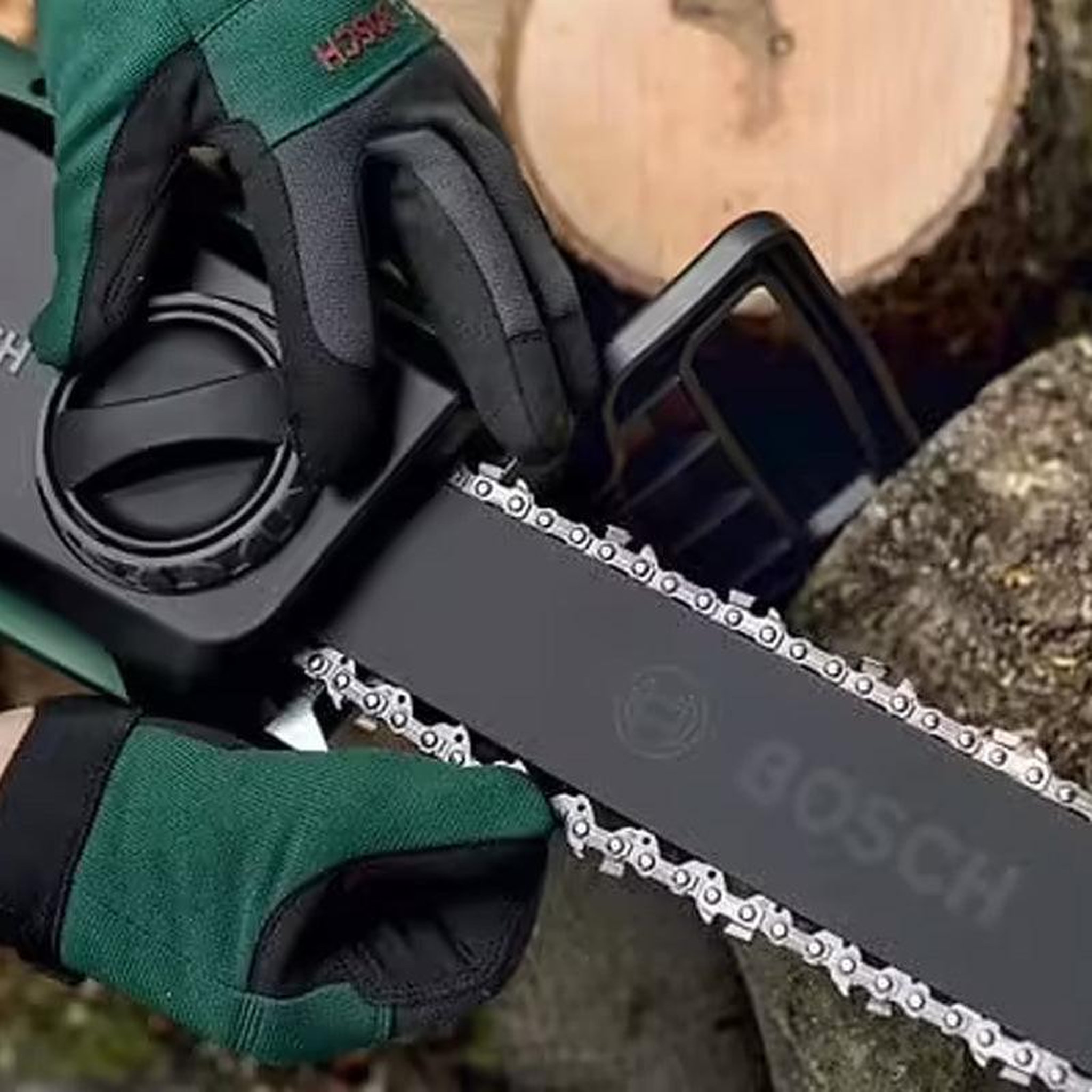 Voir la diapositive 3 : BOSCH Tronçonneuse BOSCH UniversalChain 35 + 2ème chaîne