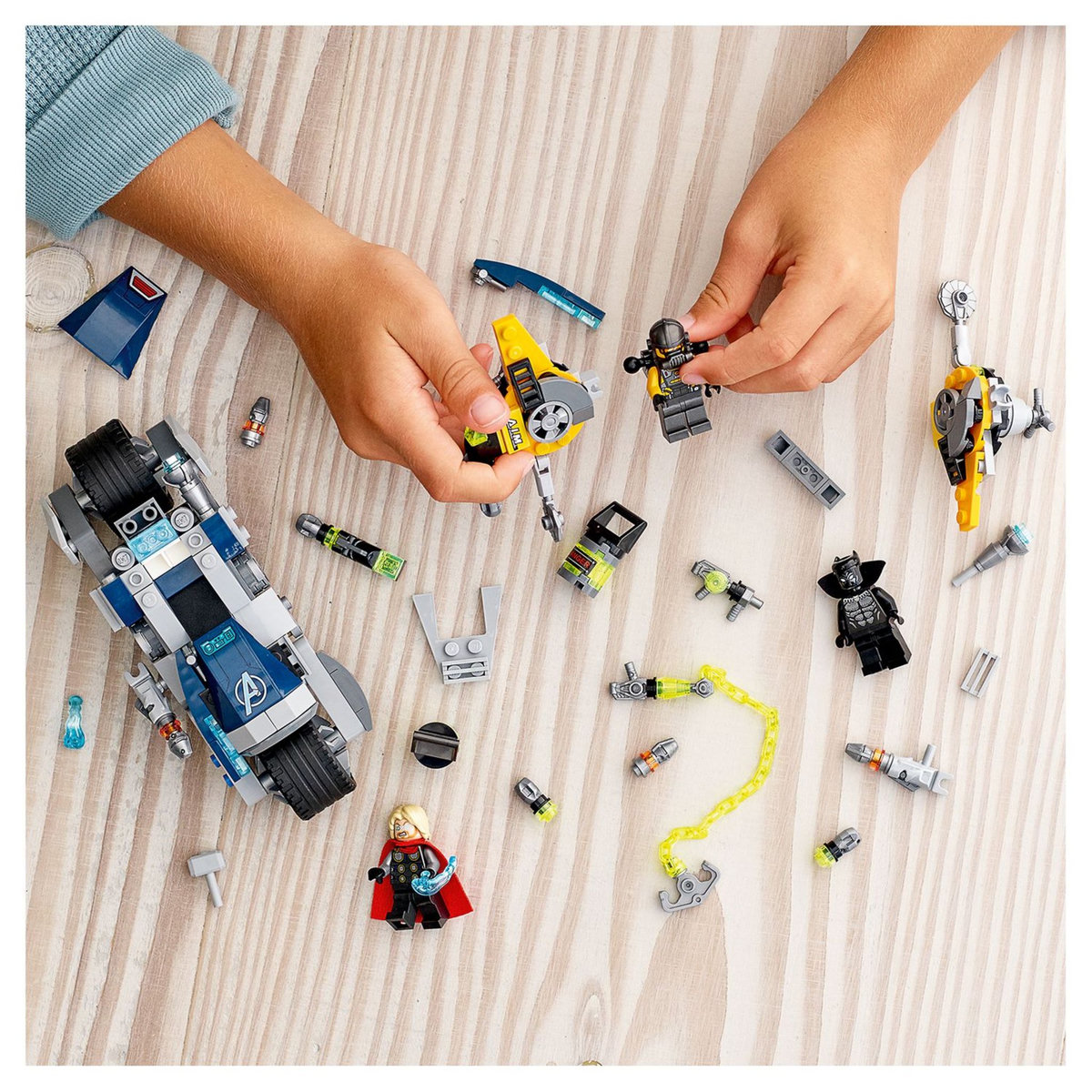 LEGO Super Héros Marvel 76142 - L'Attaque du Speeder Bike des Avengers 