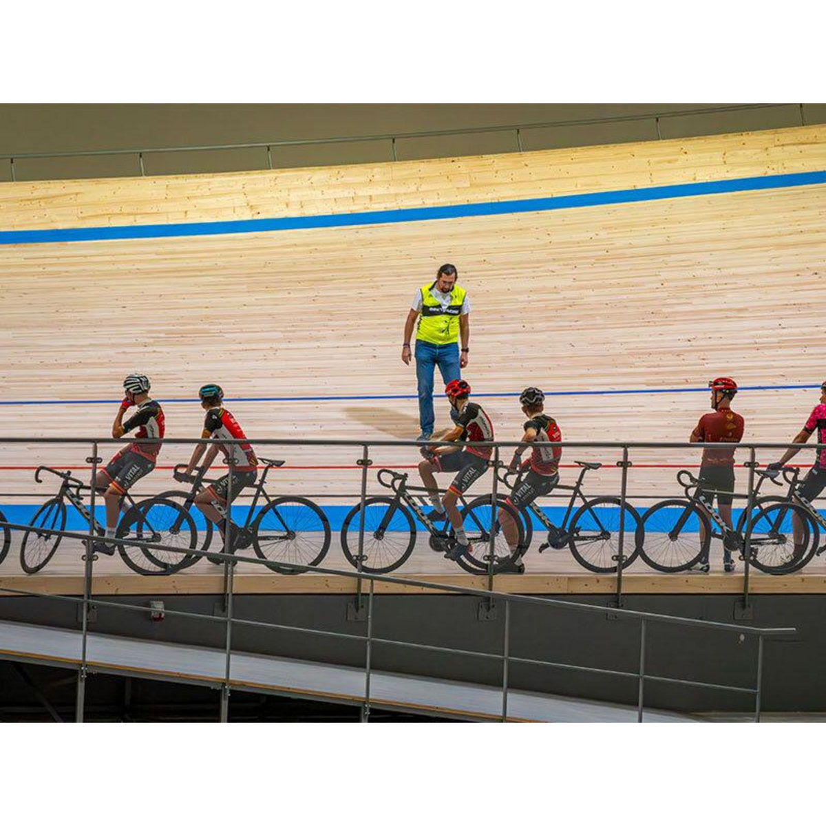 Smartbox Baptême de vélo sur piste pour 2 personnes à Loudéac - Coffret Cadeau Sport & Aventure