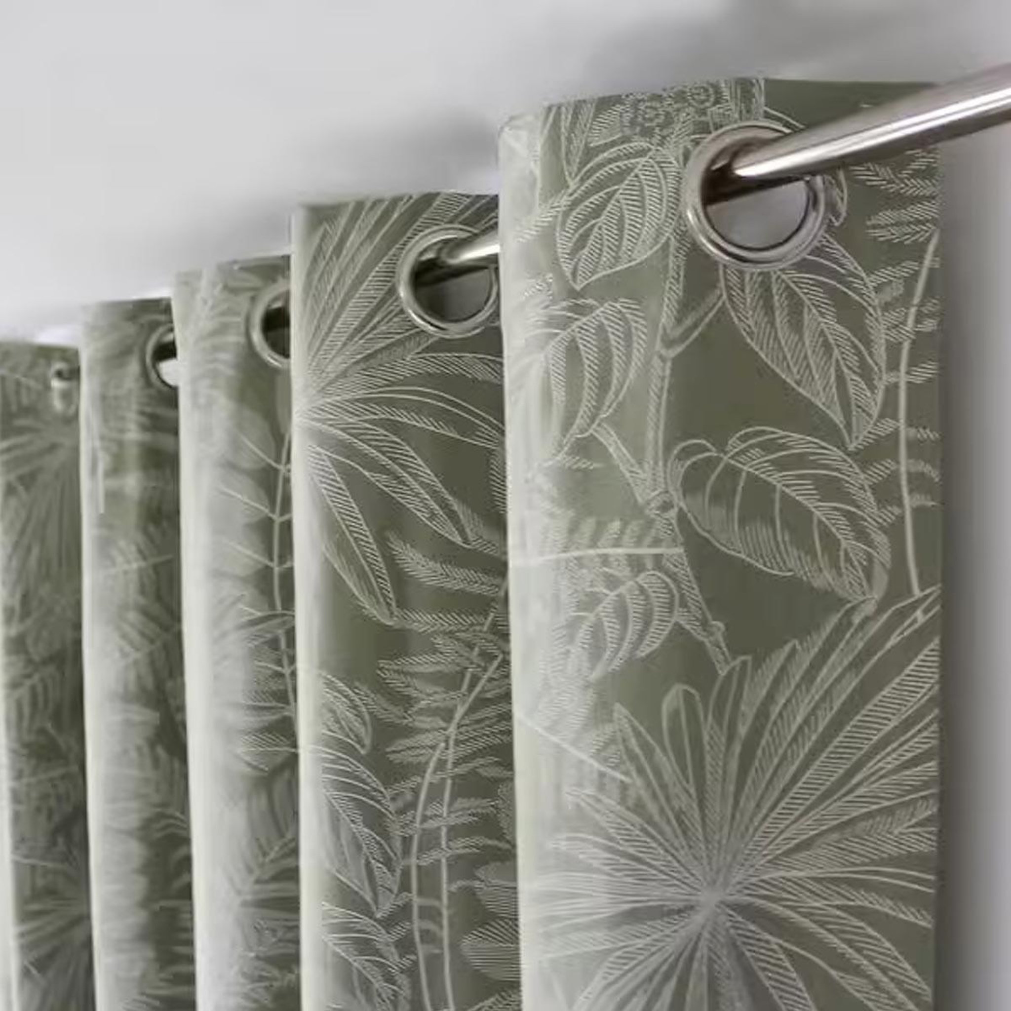 Voir la diapositive 2 : ENJOY HOME Rideau imprimé à œillets  mambo  140x240cm vert olive