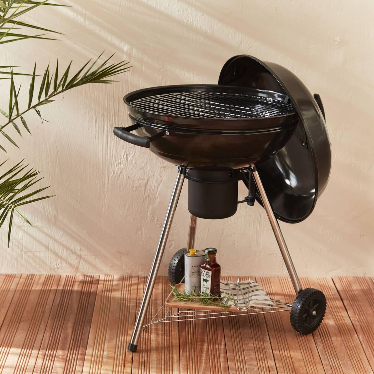 SWEEEK Barbecue charbon de bois Ø57cm - Georges - Noir émaillé. barbecue avec aérateurs. émaillé. fumoir. récupérateur de cendres