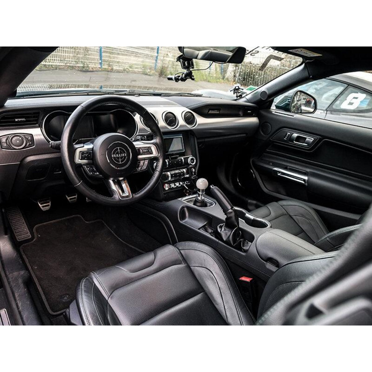 Smartbox Stage de pilotage : 2 tours de circuit au volant d'une Ford Mustang Bullitt - Coffret Cadeau Sport & Aventure