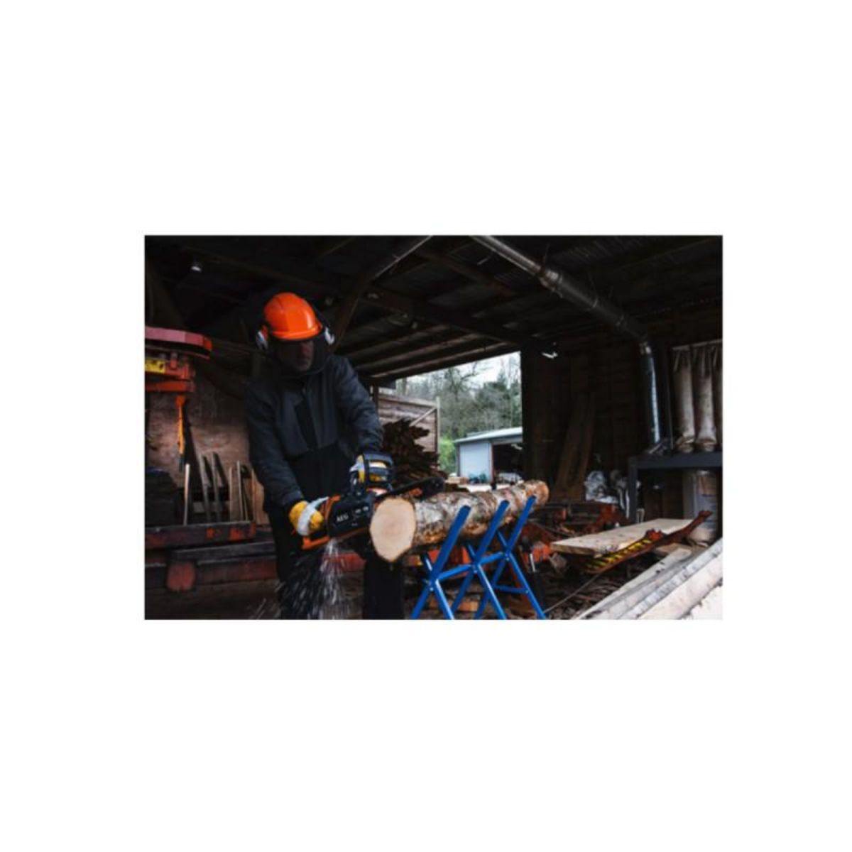 AEG Tronçonneuse AEG 18V Brushless - Sans batterie ni chargeur ACS18B30-0