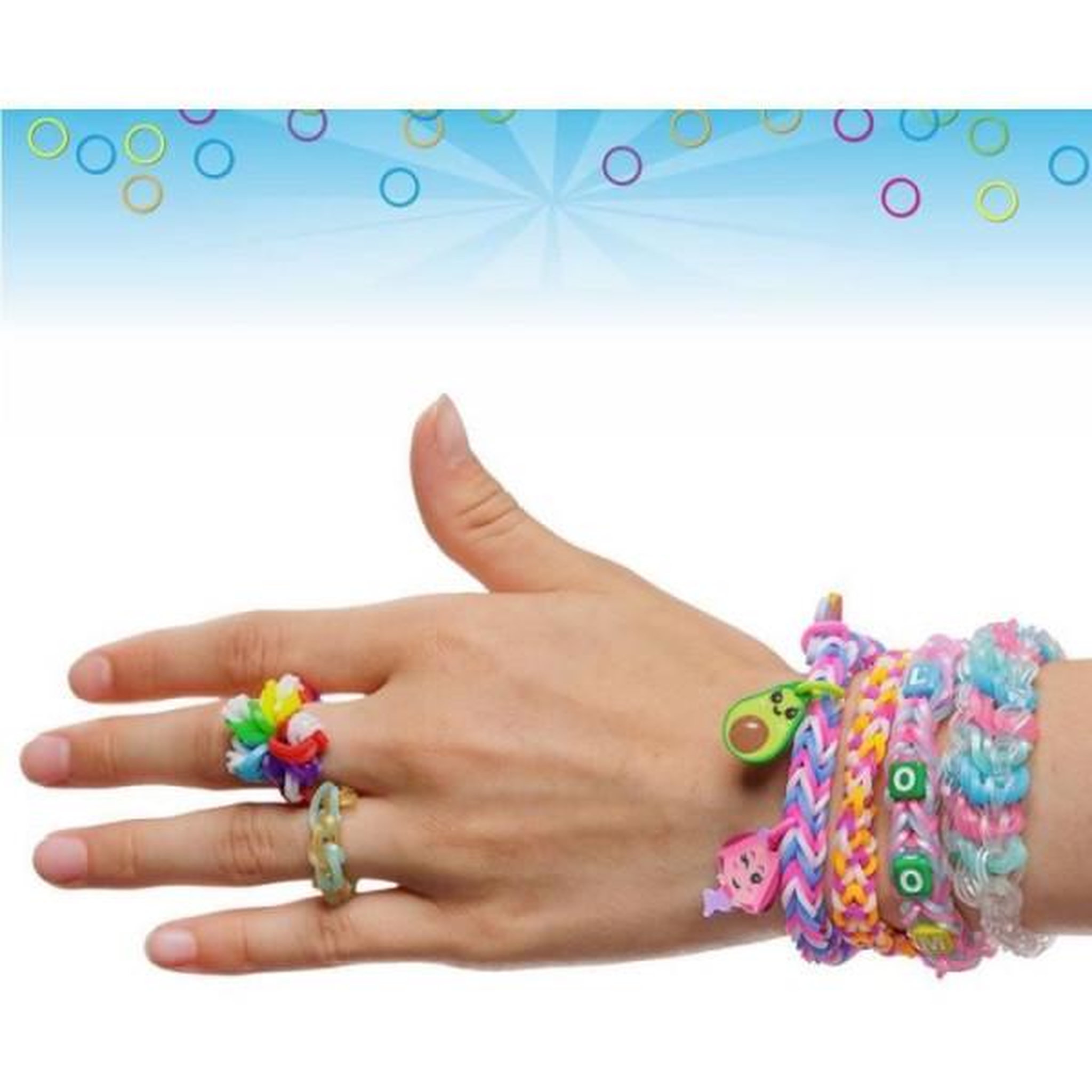 Voir la diapositive 4 : BANDAI Kit de fabrication de bracelets rainbow loom - métier a tisser avec 5600 élastiques, charms et perles - bandai