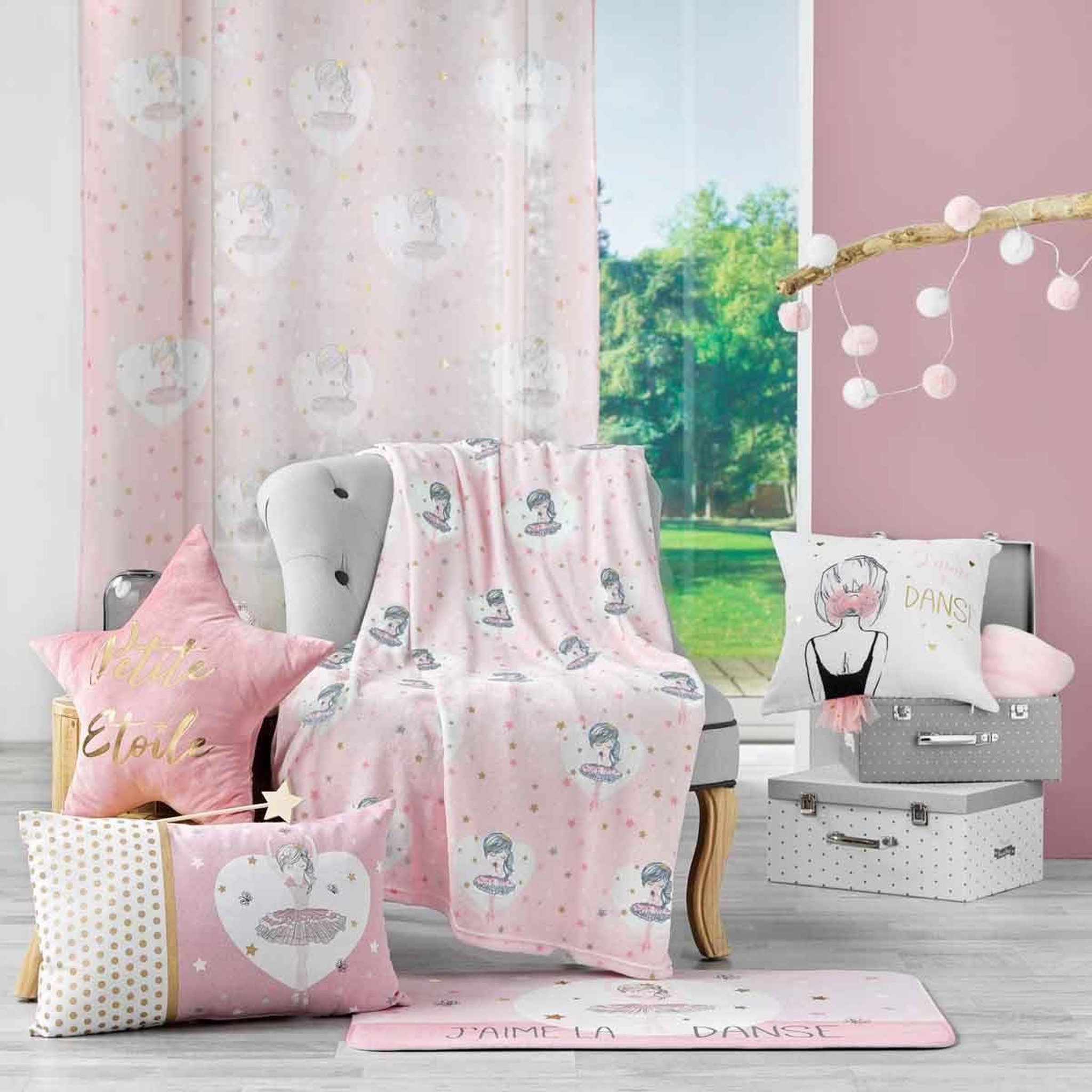 Voir la diapositive 3 : Douceur d'Intérieur Tapis enfant imprimé  petite étoile  45x75cm rose