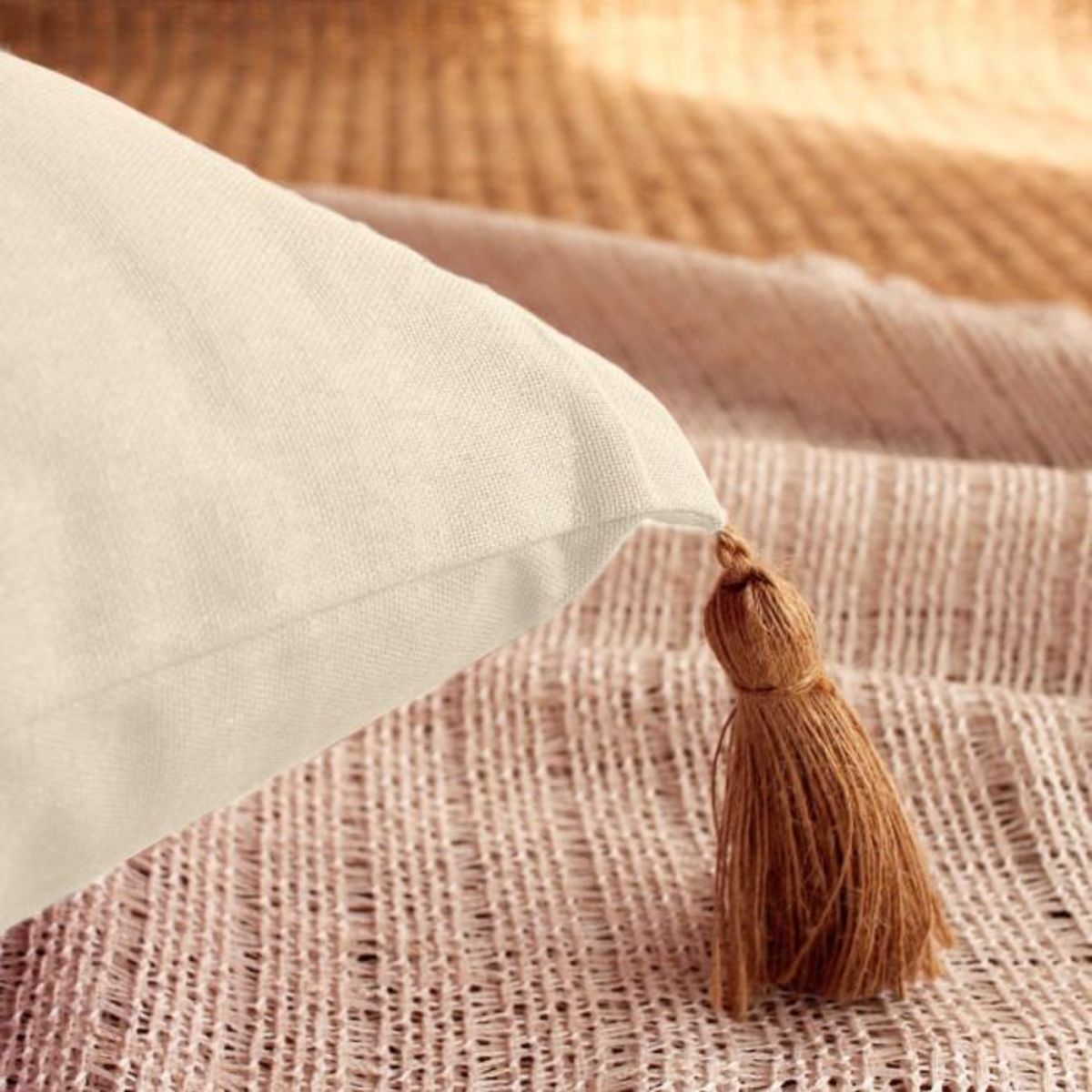 Paris Prix Coussin Déco Uni à Pompons  Panama  50x70cm Écru