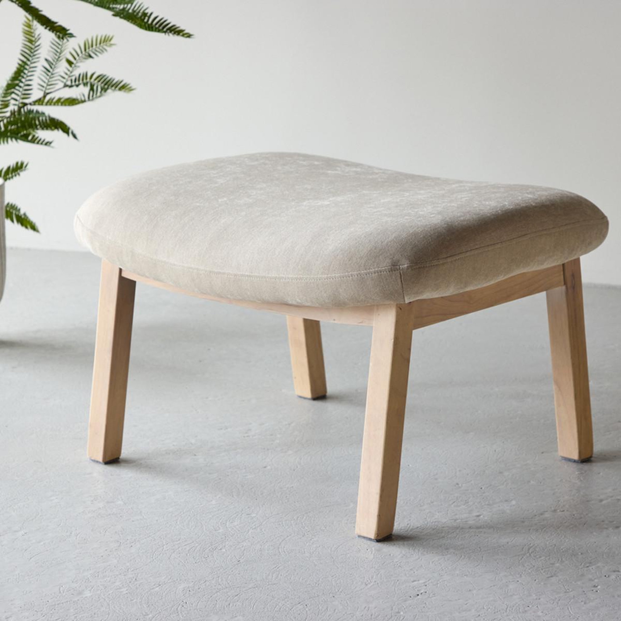 Voir la diapositive 5 : Paris Prix Pouf design  rile  70cm beige