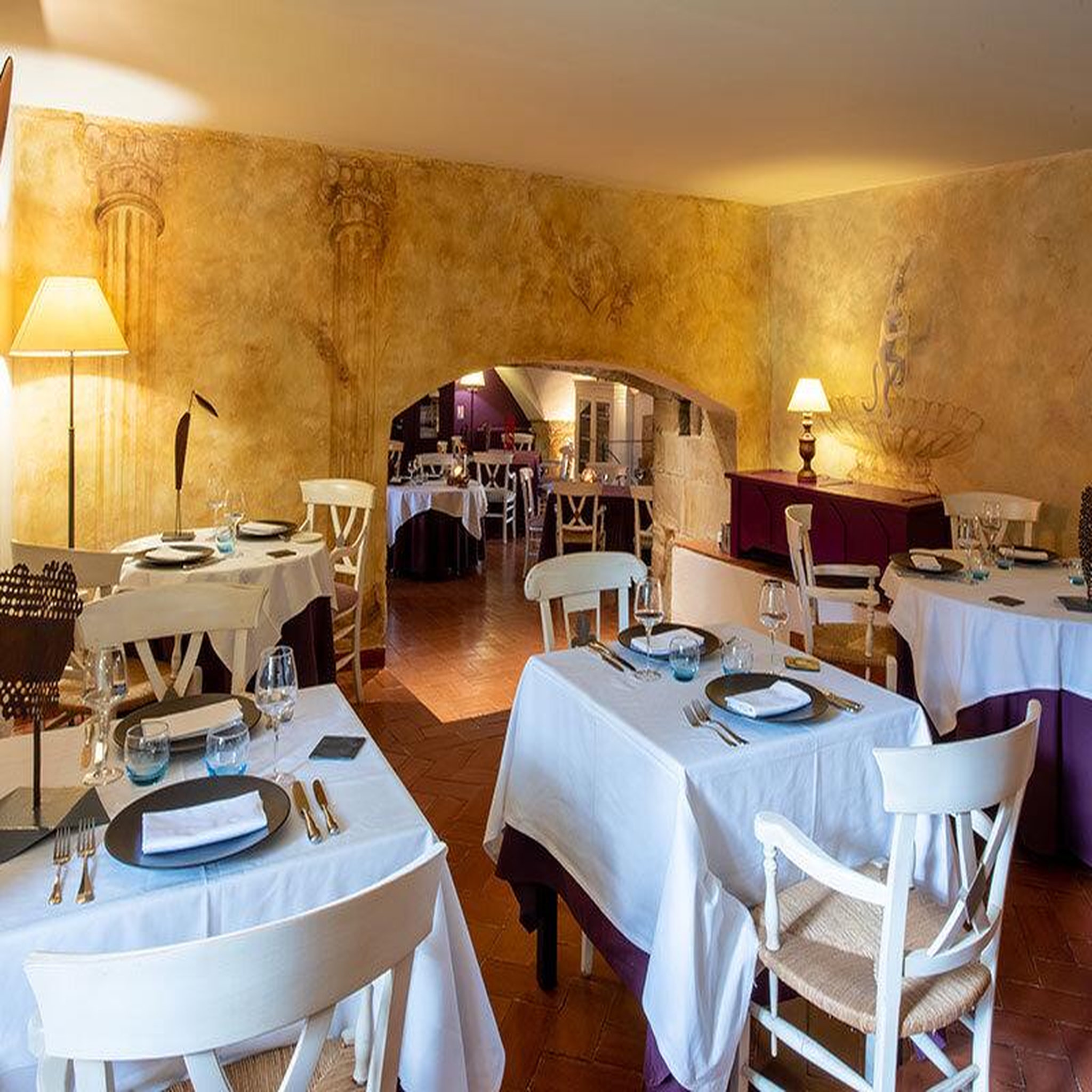 Voir la diapositive 3 : Smartbox 2 jours en château 4* avec dîner et boisson près de carcassonne - coffret cadeau séjour