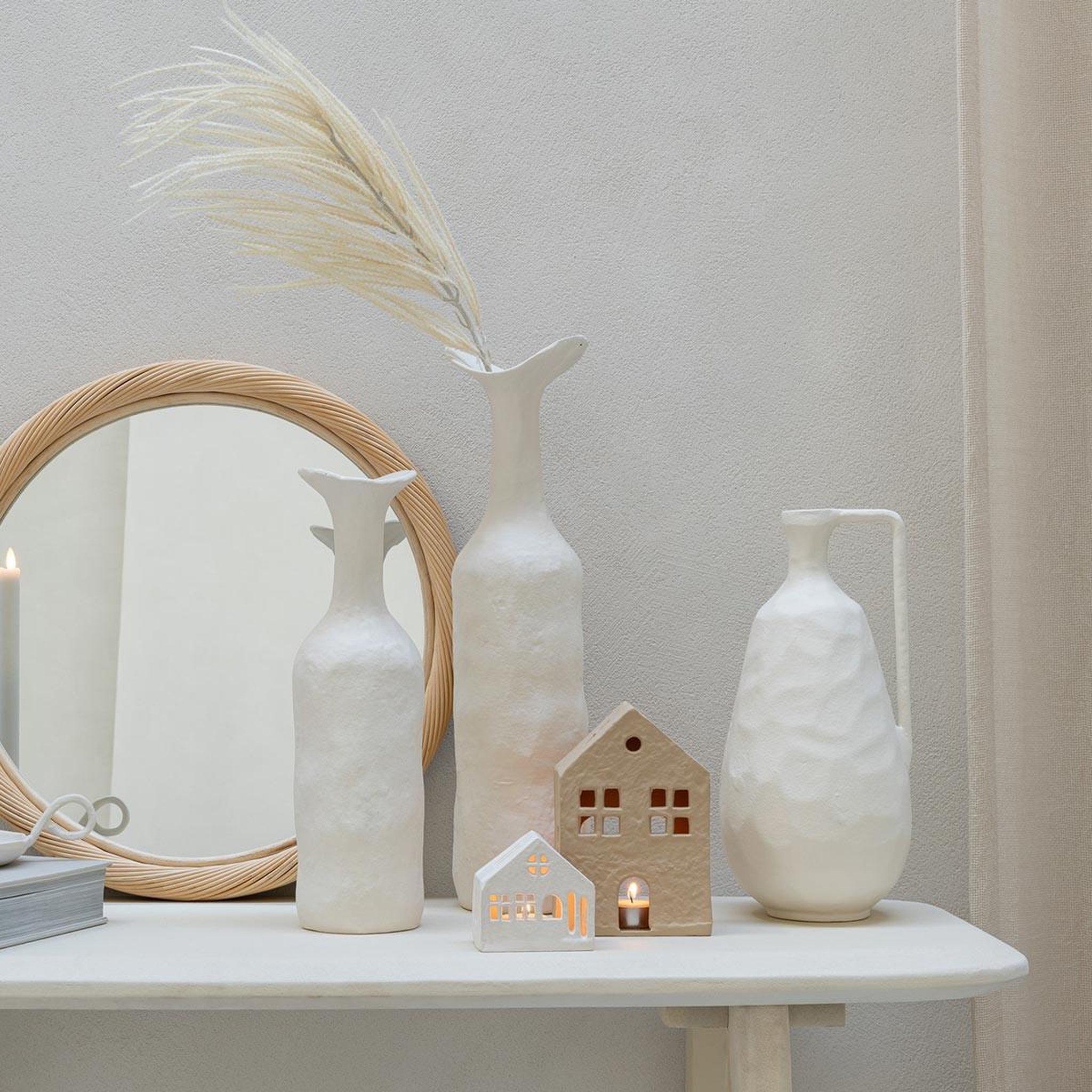 Voir la diapositive 3 : J-LINE Vase déco en métal  goa  35cm blanc