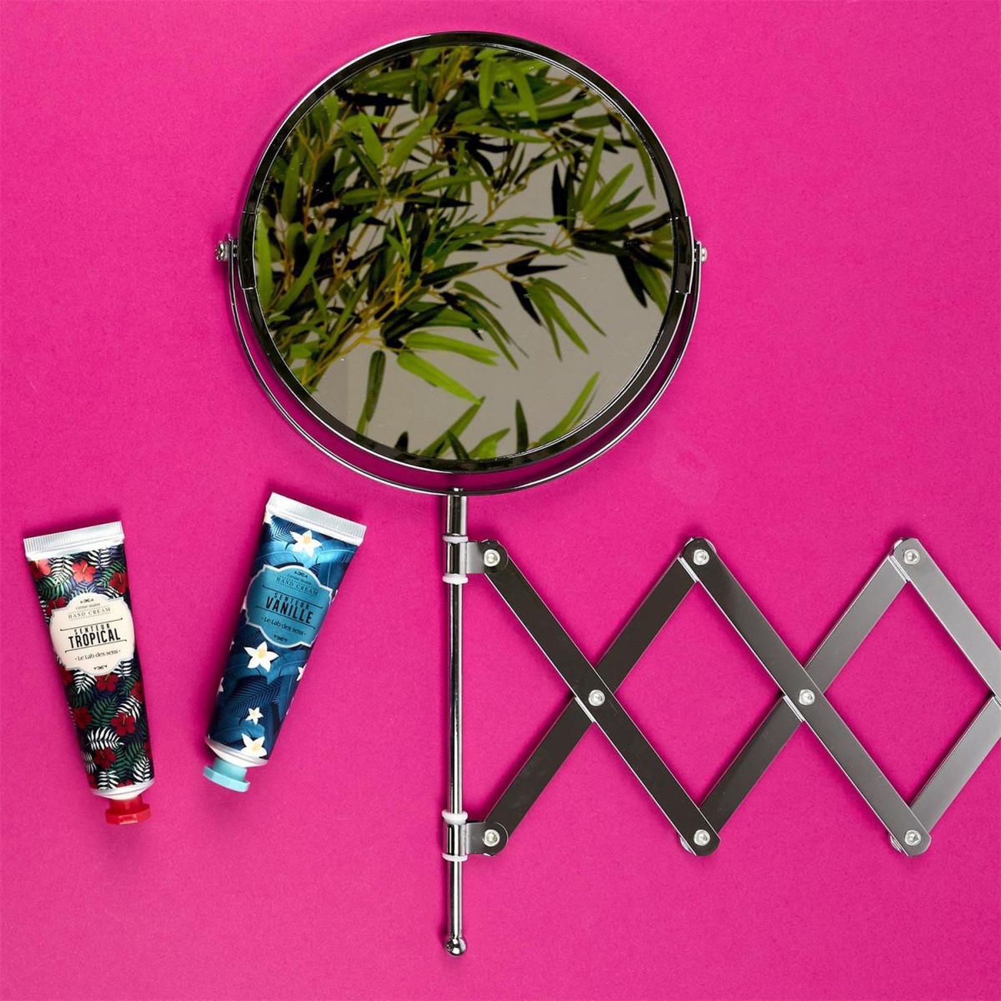 Voir la diapositive 2 : Cosmetic Club Miroir grossissant x5  mural  14cm argent