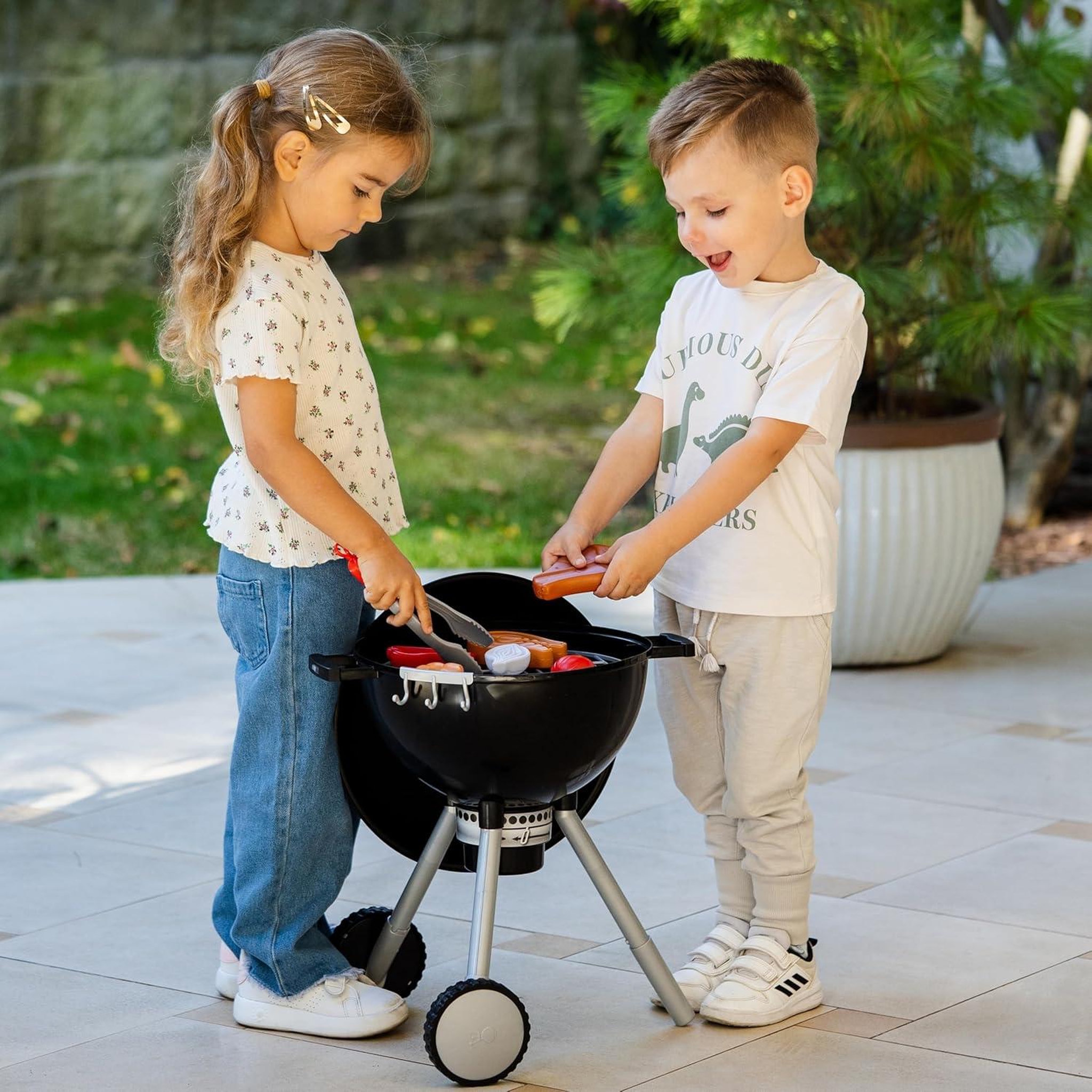 Voir la diapositive 2 : THEO KLEIN Weber barbecue One Touch Premium effets sonores et lumineux
