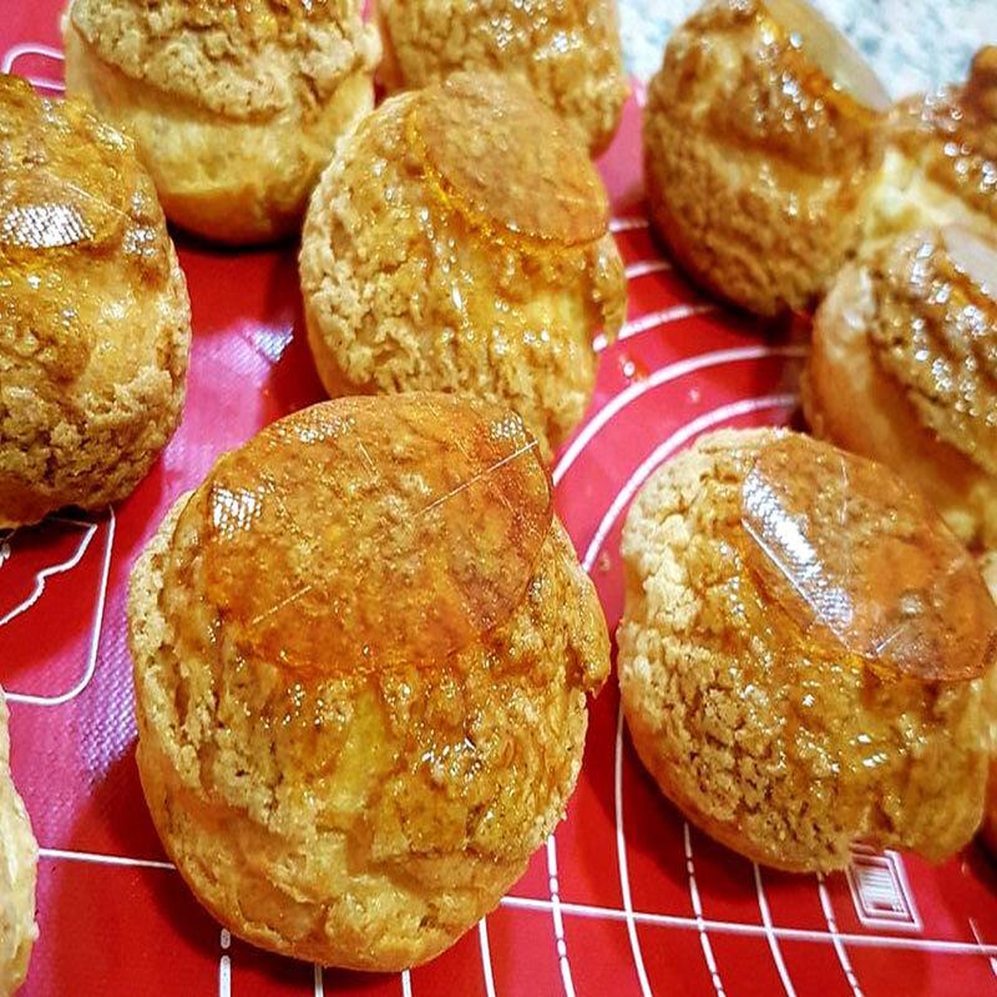 Voir la diapositive 4 : Smartbox Atelier pâtisserie en ligne : apprendre à faire des choux et des éclairs - coffret cadeau gastronomie
