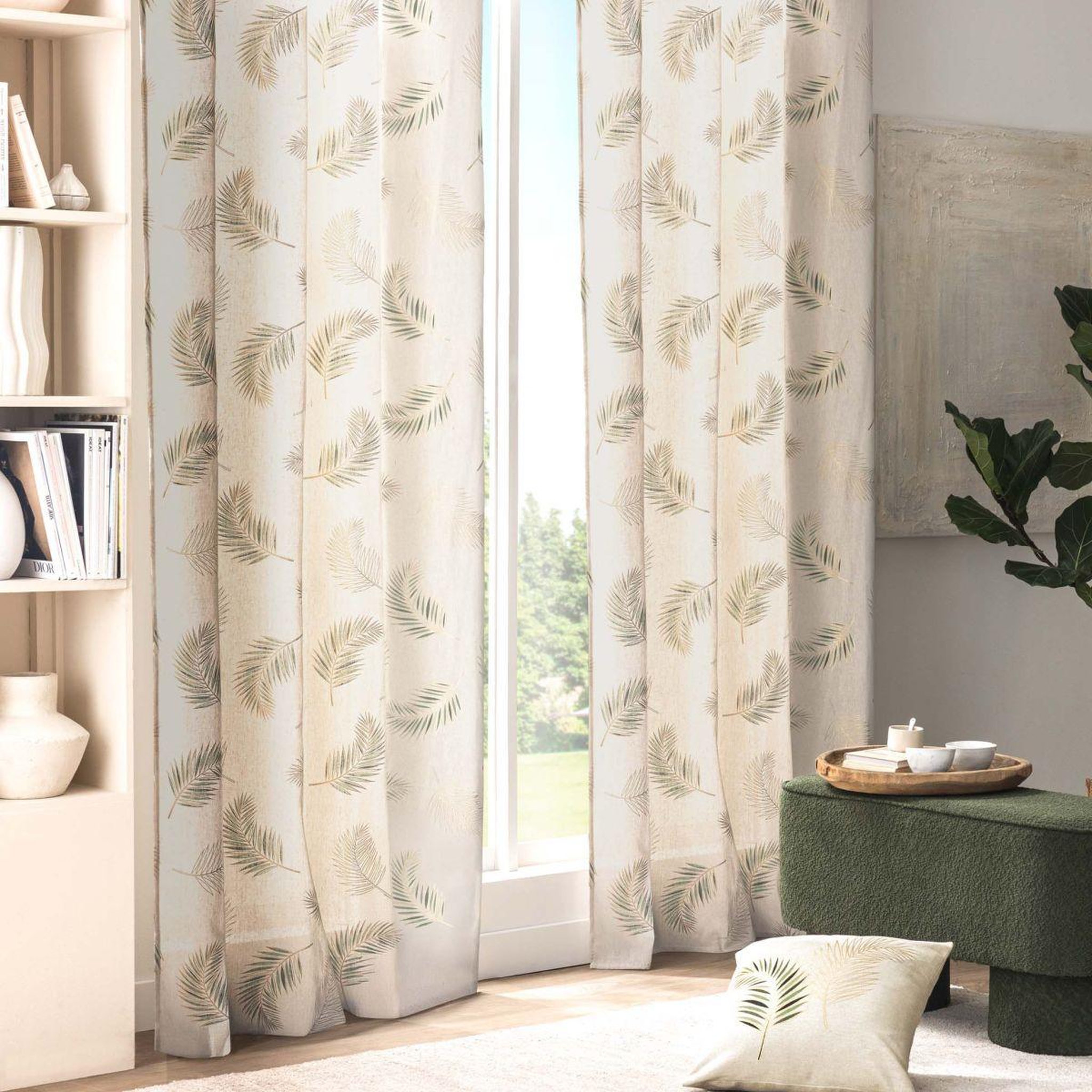 Voir la diapositive 4 : Douceur d'Intérieur Coussin déco  isadora  45x45cm beige & vert sauge