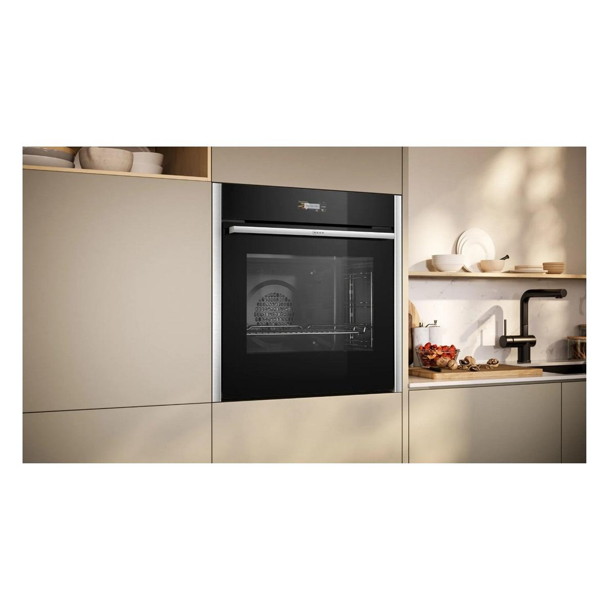 Voir la diapositive 5 : Neff Four intégrable 71l 60cm pyrolyse noir - b24cr71n0