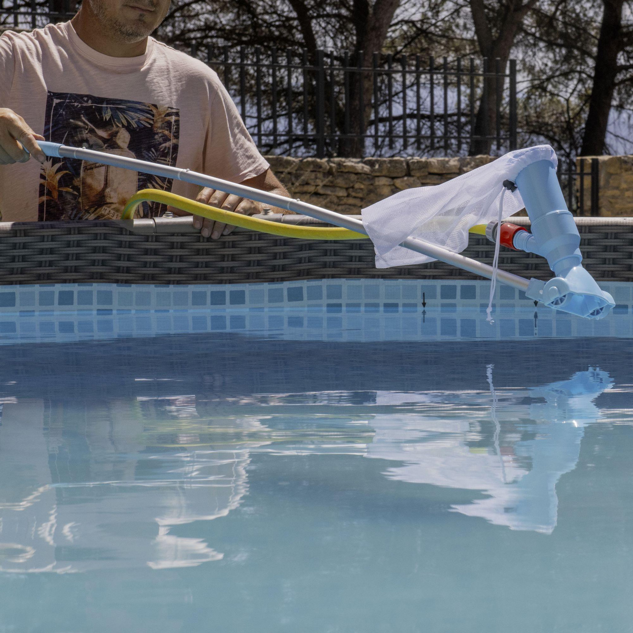 Voir la diapositive 5 : WERKAPRO Aspirateur piscine WERKA PRO avec filet et manche aluminium 1,5m
