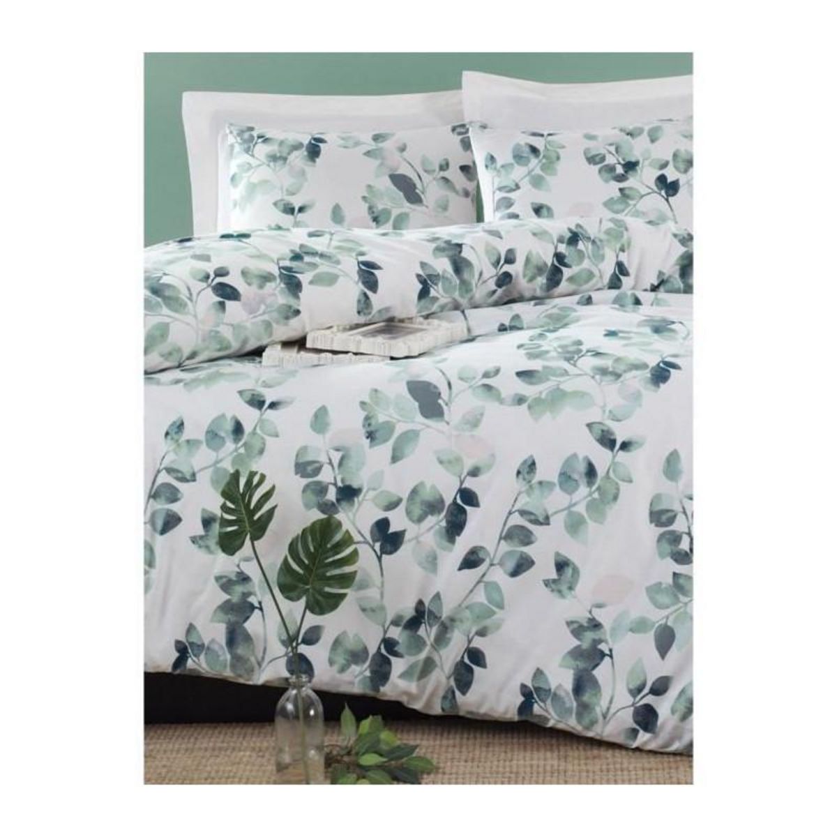 GENERIQUE Parure de lit - 1 housse de couette 220 x 240 cm + 2 taies d'oreiller 60 x 60 cm - 65% coton, 35% polyester - Vert