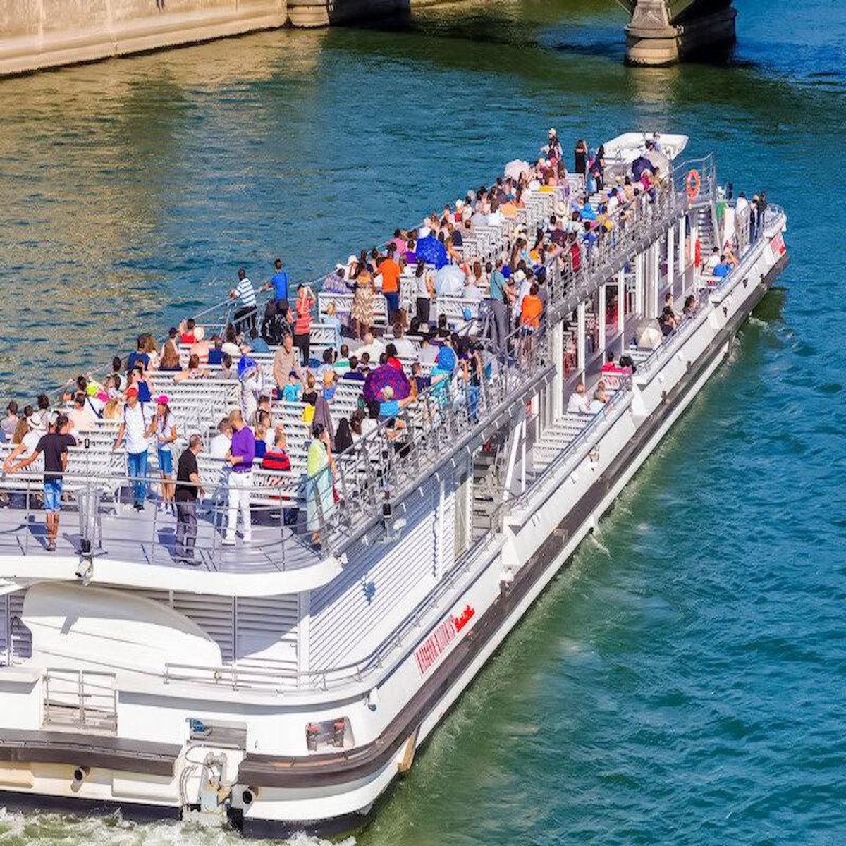 Smartbox Croisière sur la Seine en bateau-mouche pour 2 adultes - Coffret Cadeau Sport & Aventure