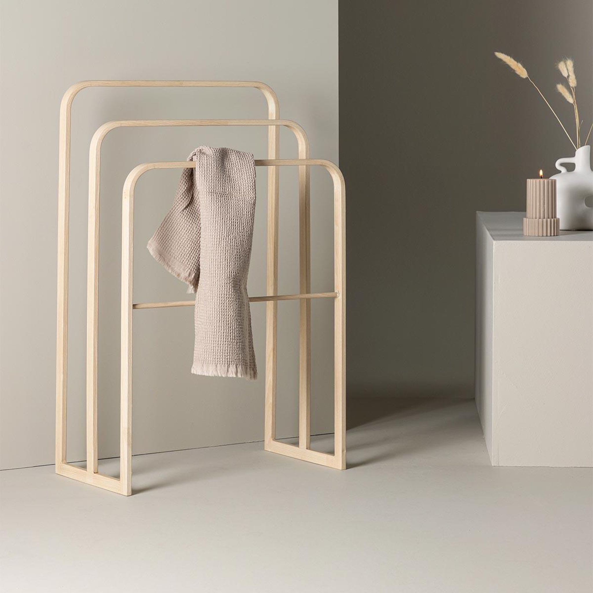 Voir la diapositive 6 : Paris Prix Porte-serviettes 3 arceaux  drammen  76cm naturel