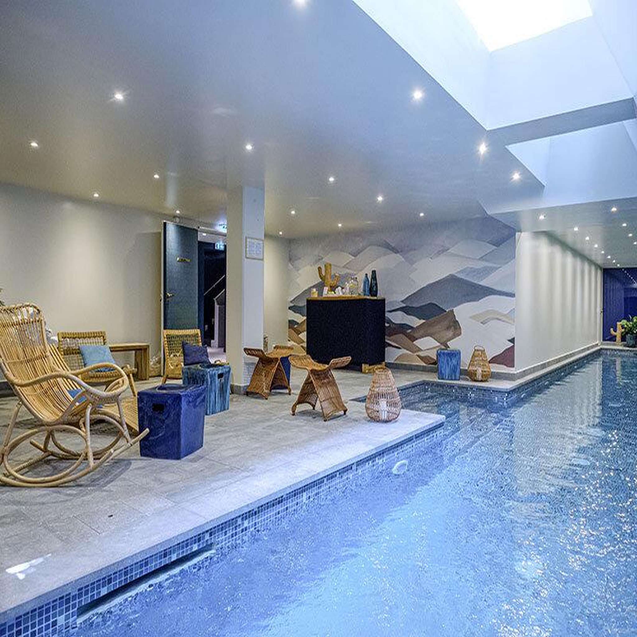 Voir la diapositive 4 : Smartbox 2 jours en suite en hôtel 5* avec cocktail et accès à l'espace bien-être à paris - coffret cadeau séjour
