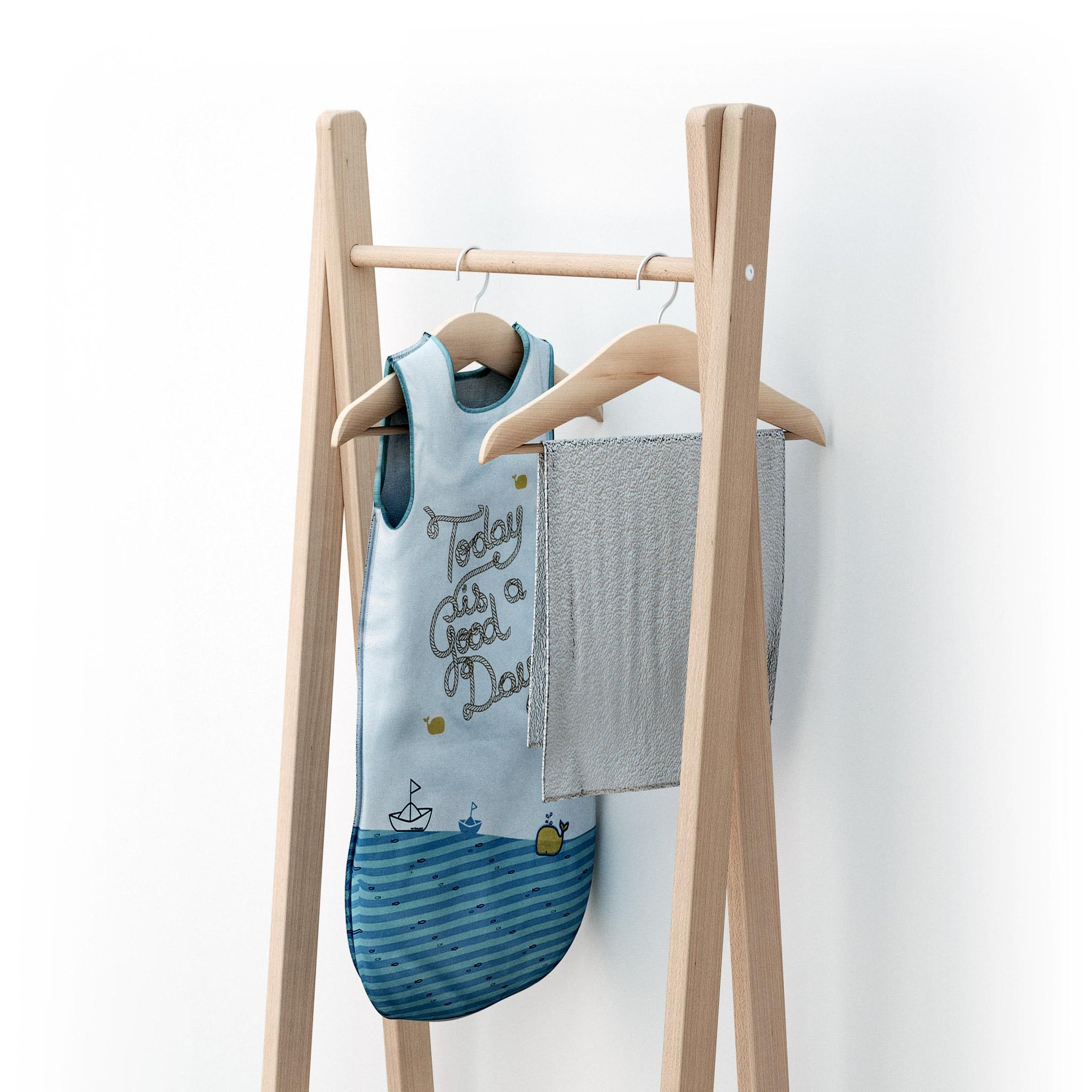Voir la diapositive 2 : AT4 Porte vêtement enfant en bois hooki 50 x 30 x 130 cm