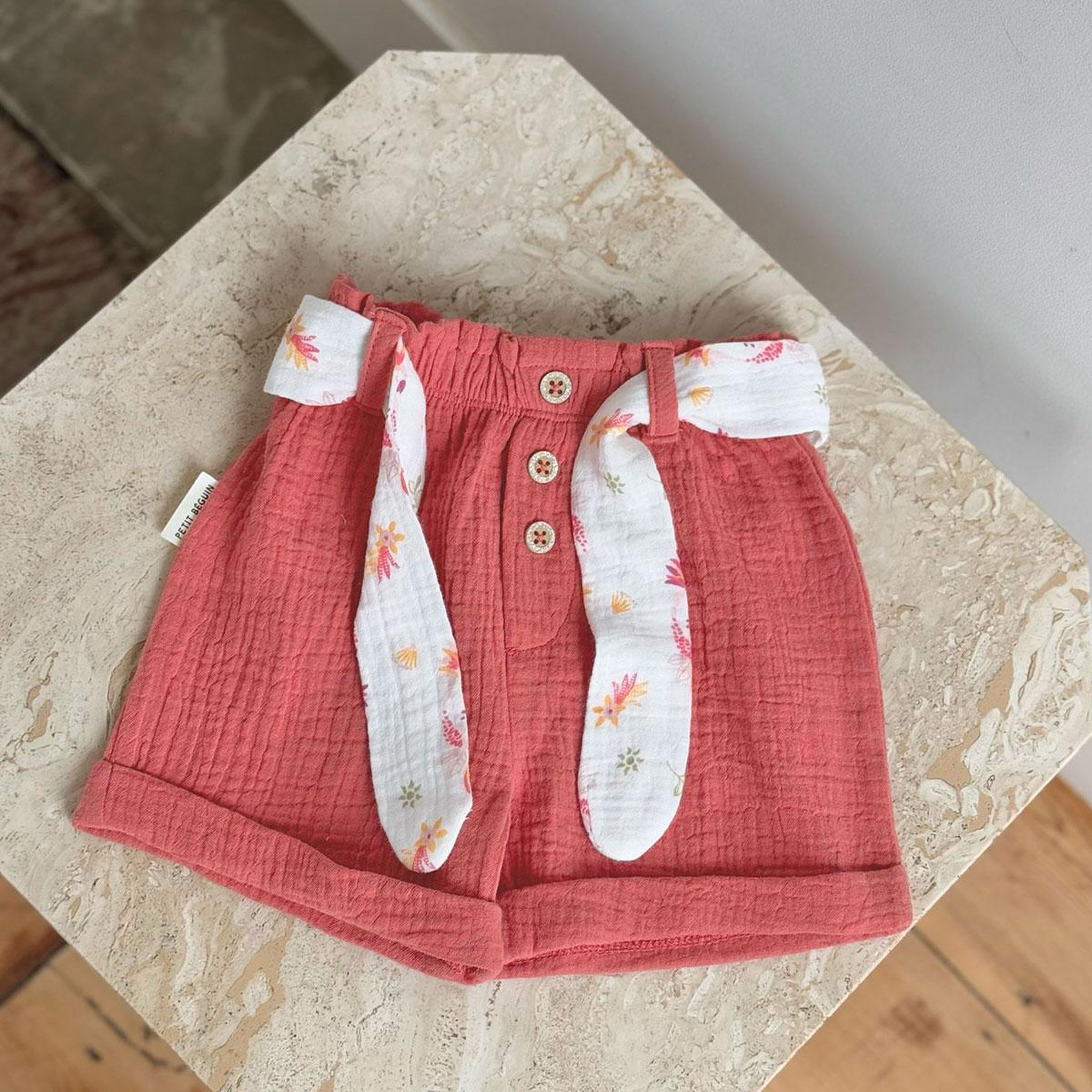 Voir la diapositive 4 : Petit Béguin Short enfant en gaze de coton fiesta