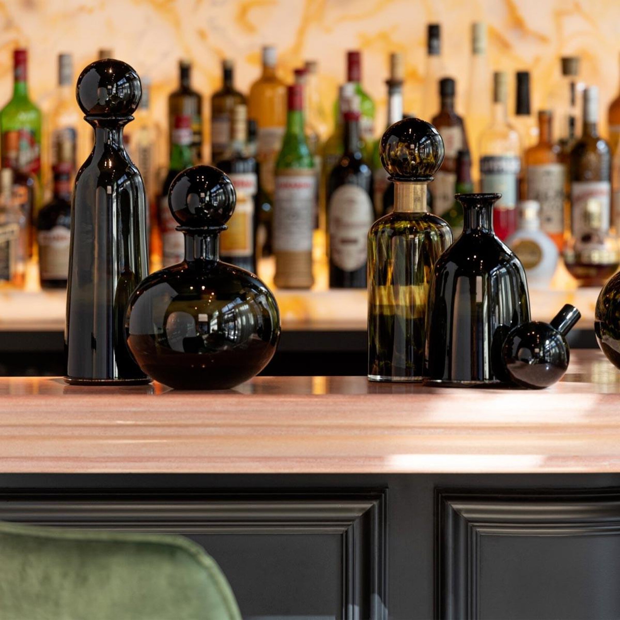 Voir la diapositive 2 : J-LINE Bouteille avec bouchon design  vidao  33cm noir