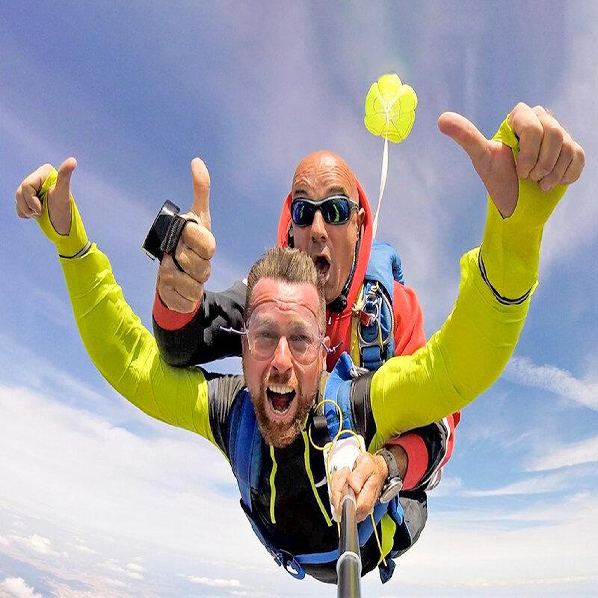 Voir la diapositive 4 : Smartbox Saut en parachute à 4.000 mètres d'altitude entre Auxerre et Troyes - Coffret Cadeau Sport & Aventure