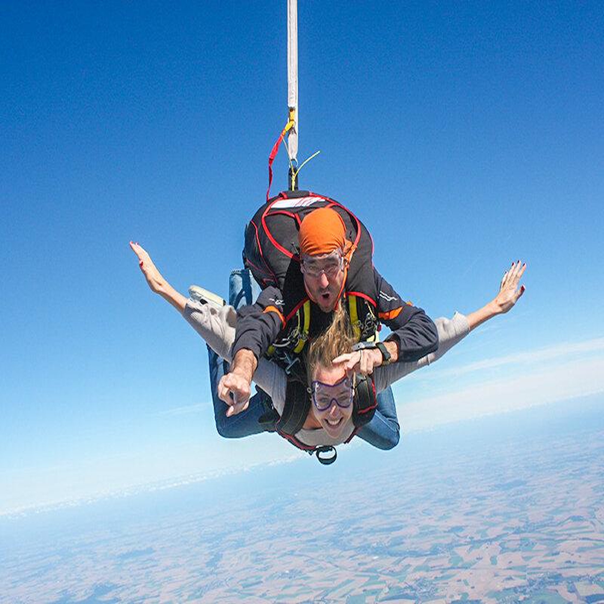 Voir la diapositive 3 : Smartbox Saut en solo à 1100 m avec un parachute à ouverture automatique - coffret cadeau sport & aventure