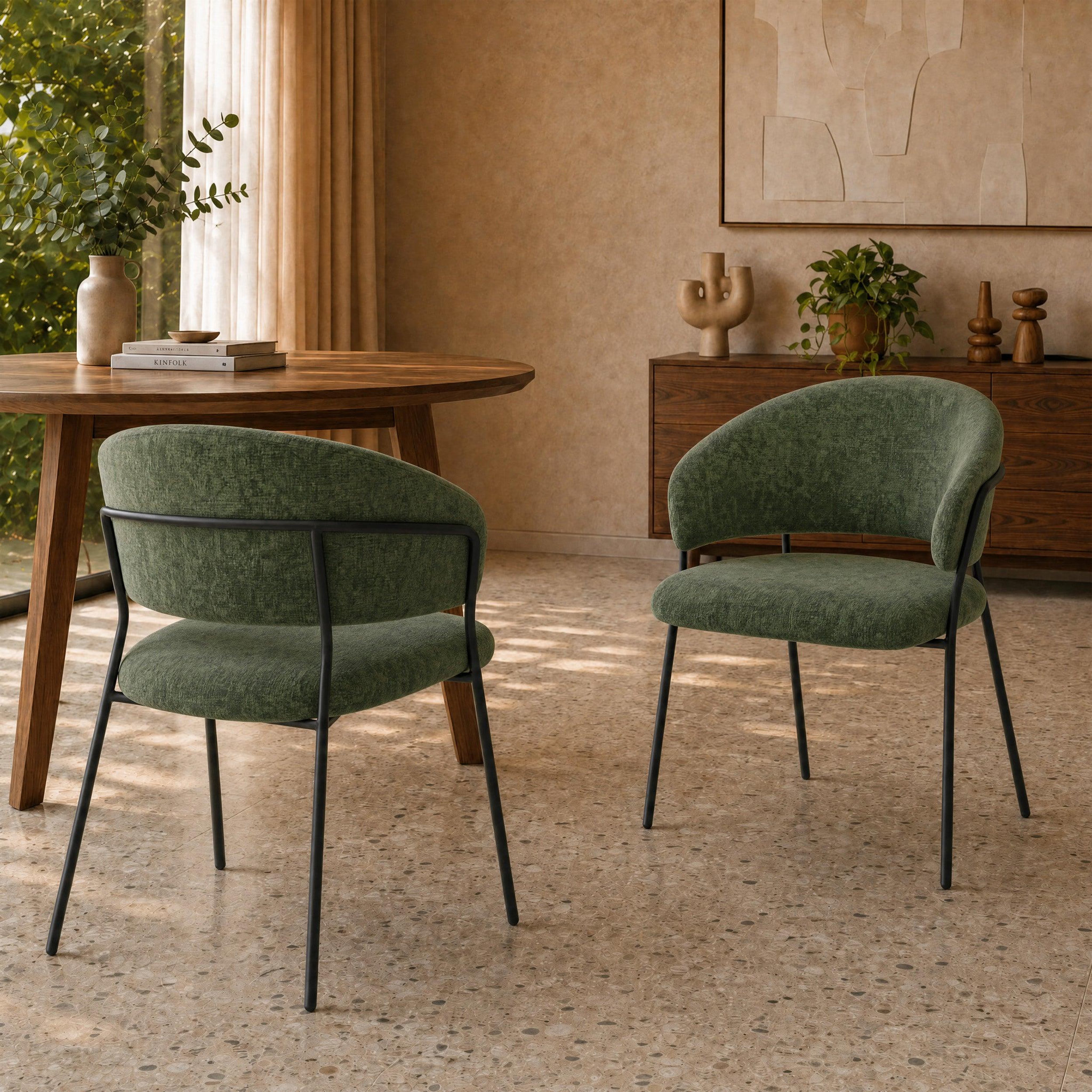 Voir la diapositive 2 : MAISON PAVANE Lot de 2 chaises en tissu vert sapin et pieds en métal noir-amaya