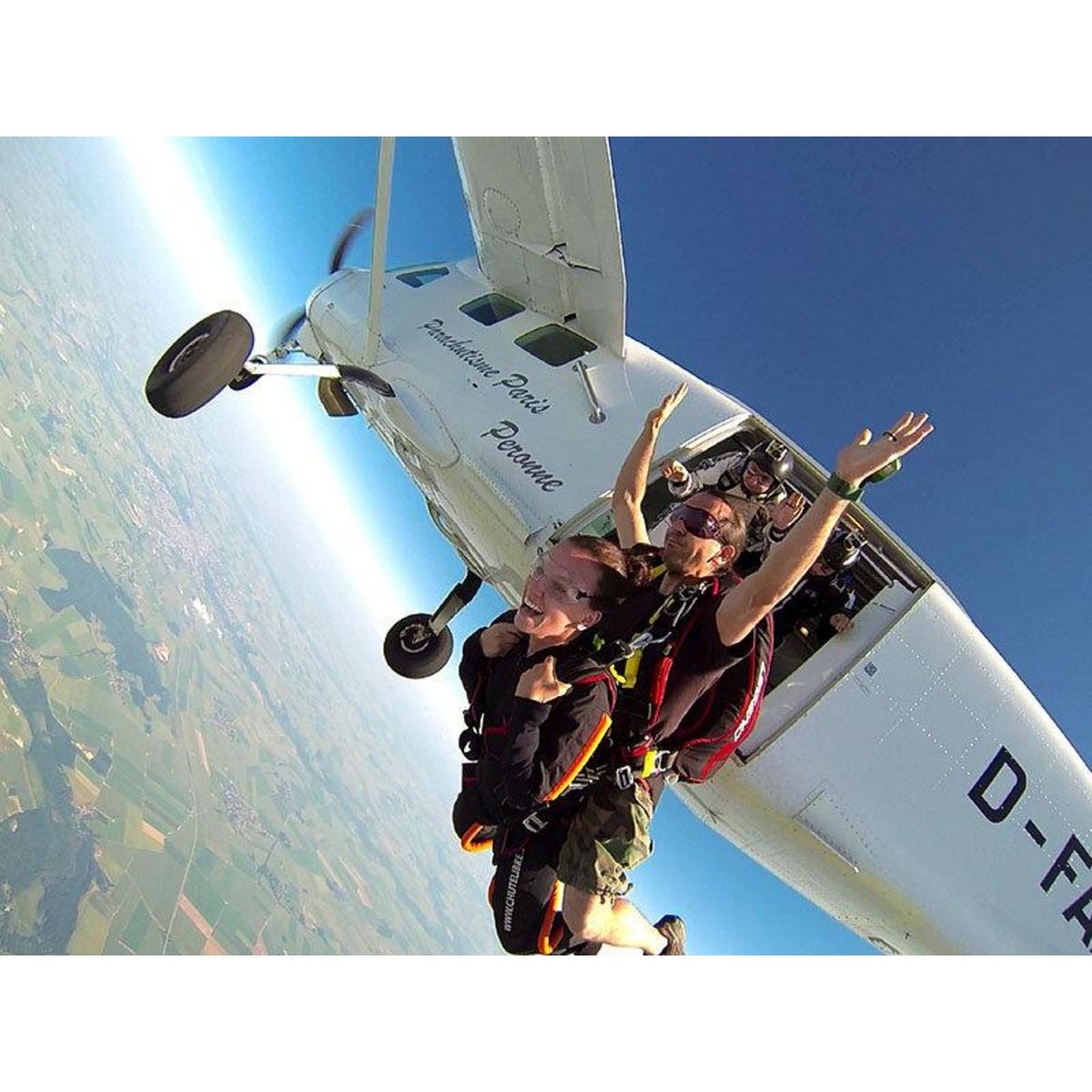 Smartbox Saut en parachute en Europe - Coffret Cadeau Sport & Aventure