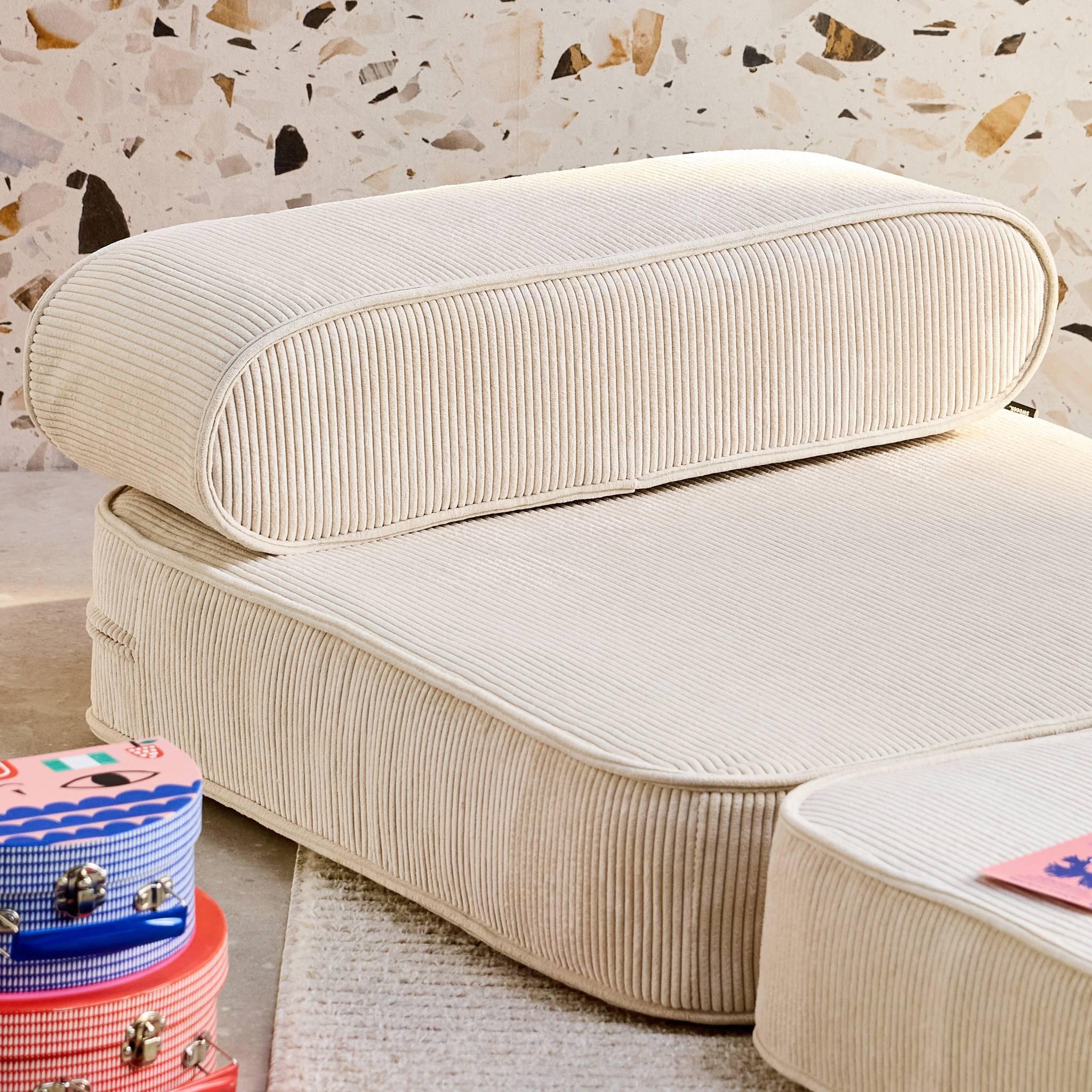 Voir la diapositive 4 : SWEEEK Fauteuil enfant en velours côtelé dépliable. couleur crème. L 66 x P 62 x H 43.5 cm