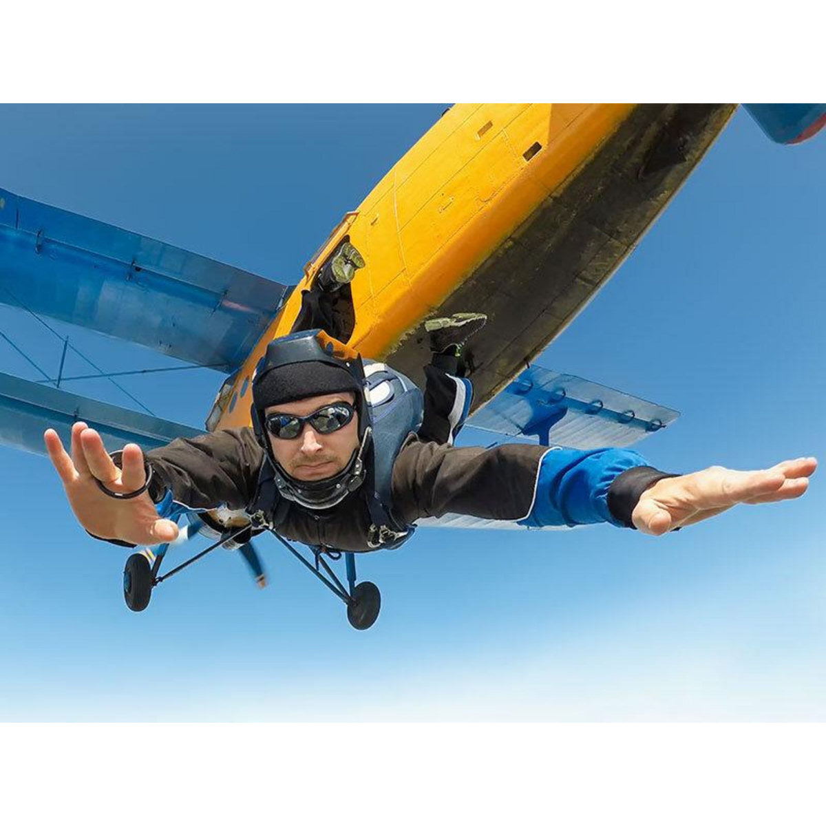 Smartbox Saut en parachute à ouverture automatique à 1100 m en solo près d'Amiens - Coffret Cadeau Sport & Aventure