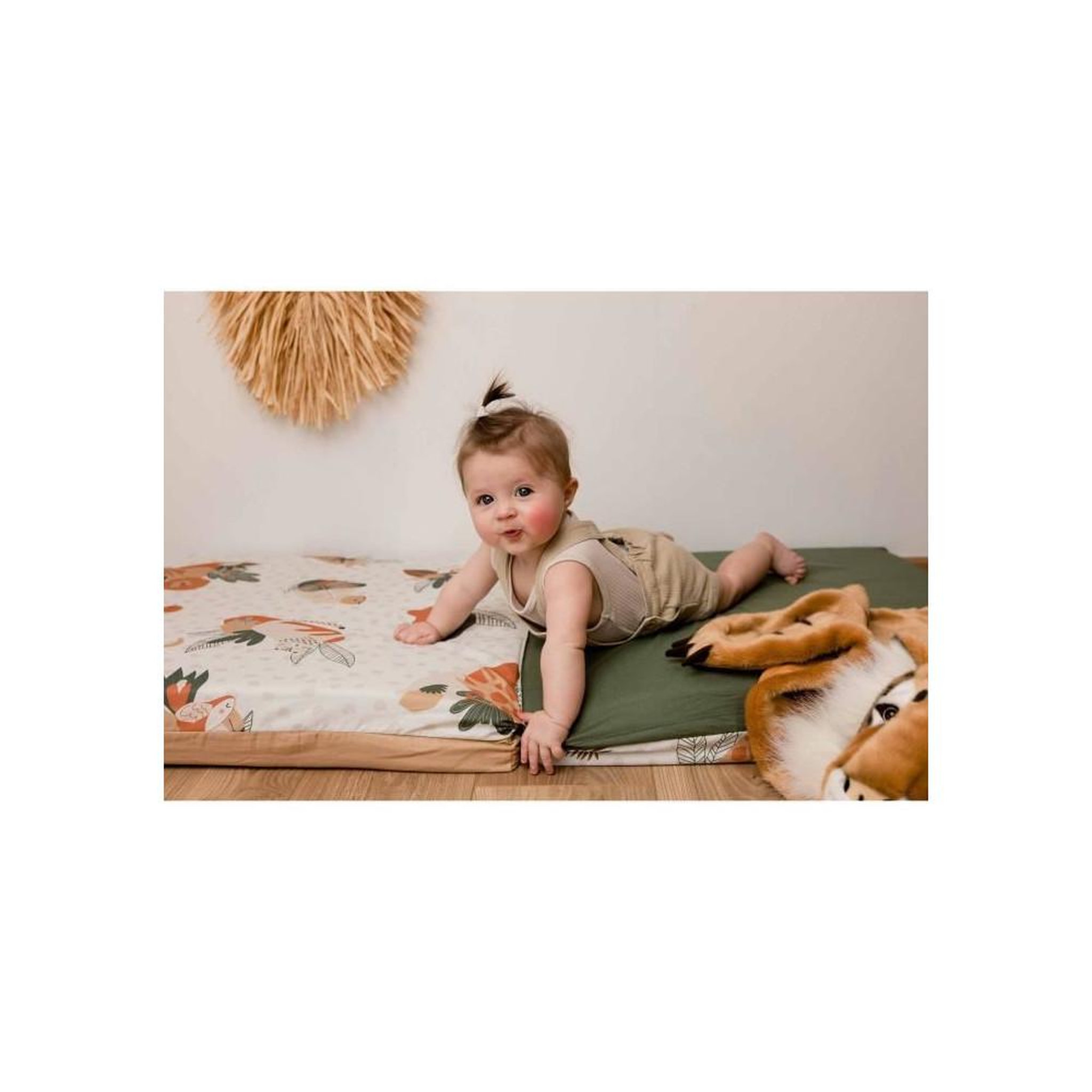 Voir la diapositive 4 : TINEO Tapis d'éveil 3 en 1 convertible, pliable et antidérapant, beige avec touches multicolores, 120 x 120 cm