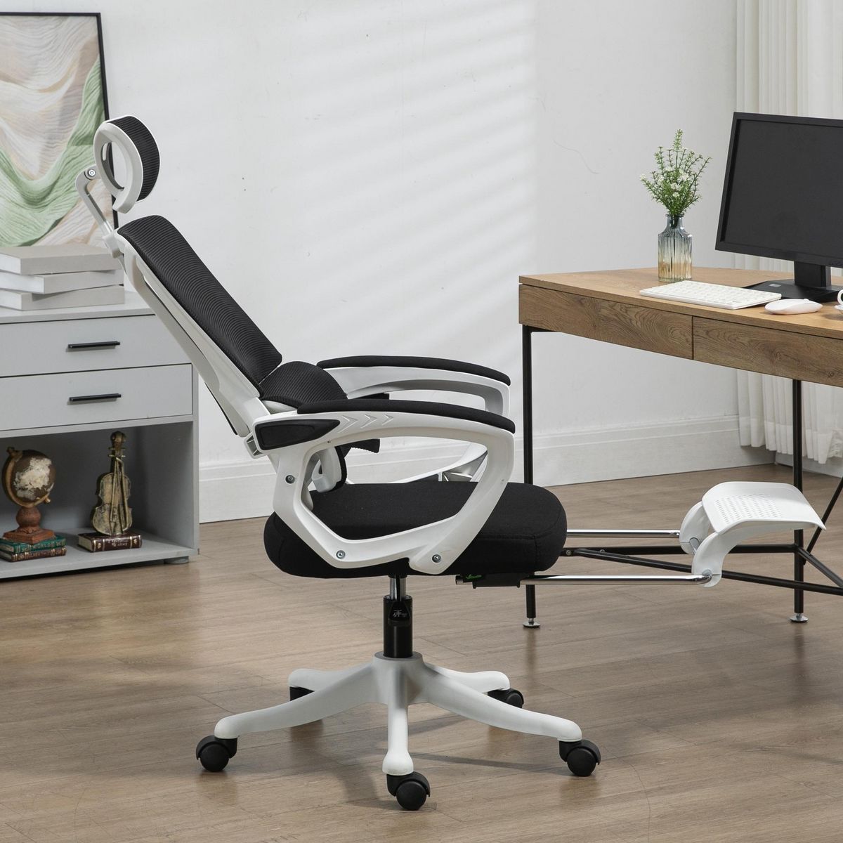 VINSETTO Fauteuil de bureau ergonomique inclinable réglable - repose-pied rétractable, support lombaires, tétière ajustable - blanc noir